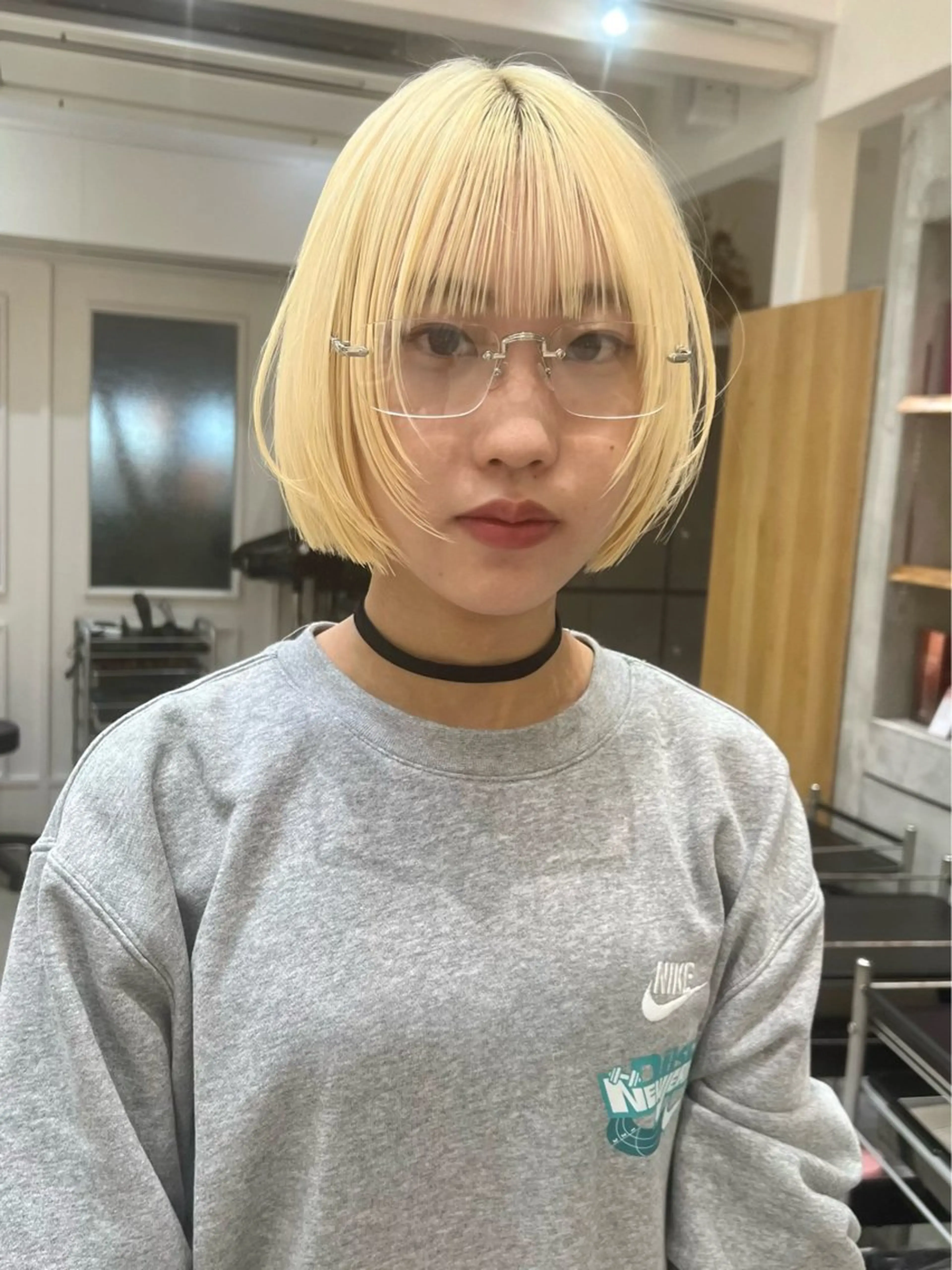 🇰🇷韓国風似合わせカット＋ケアブリーチ2回＋ホワイトカラー＋髪質改善1stepトリートメントの写真