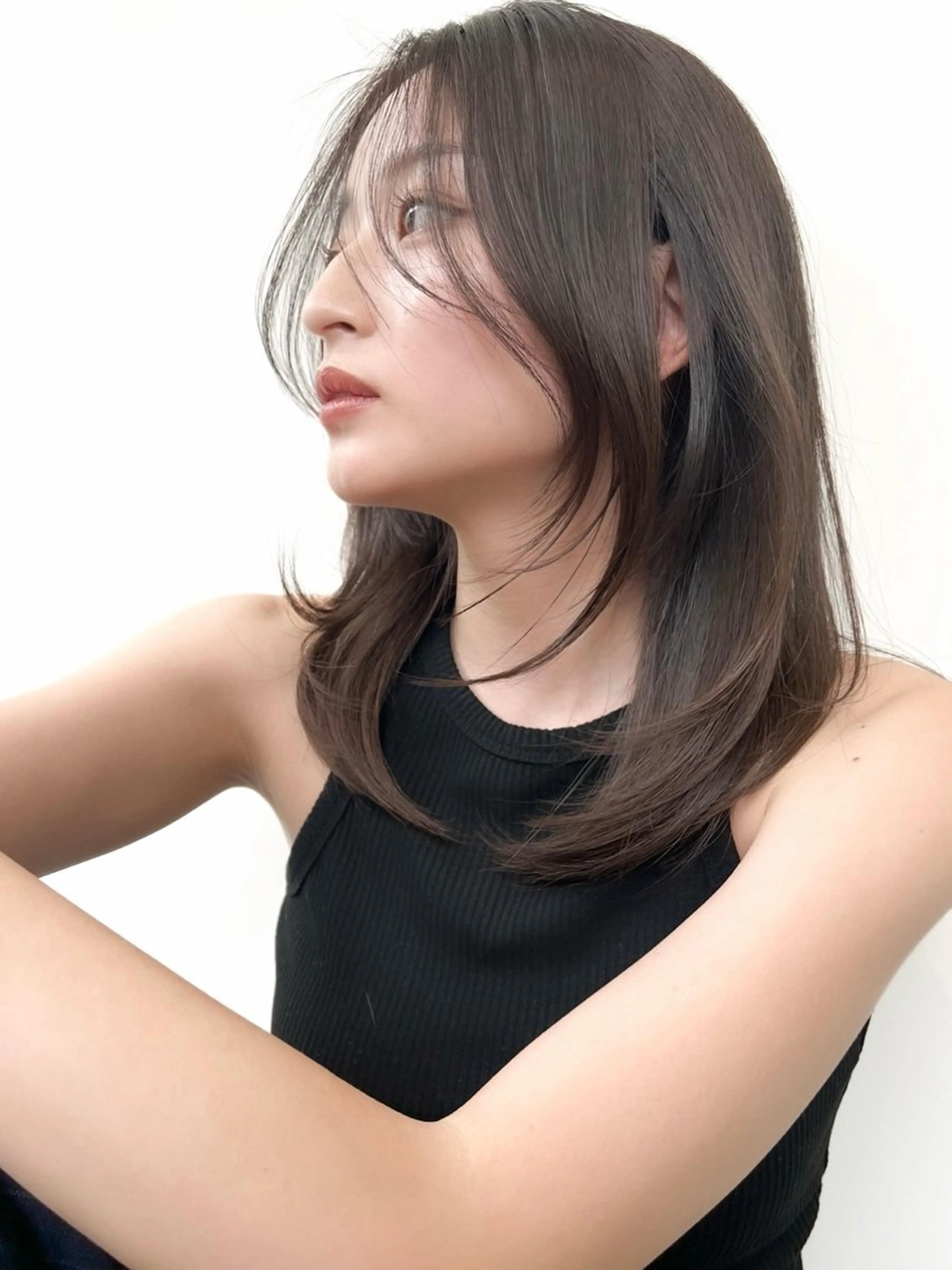 セミロング 岡本雅也 ショートボブレイヤーのヘアスタイル