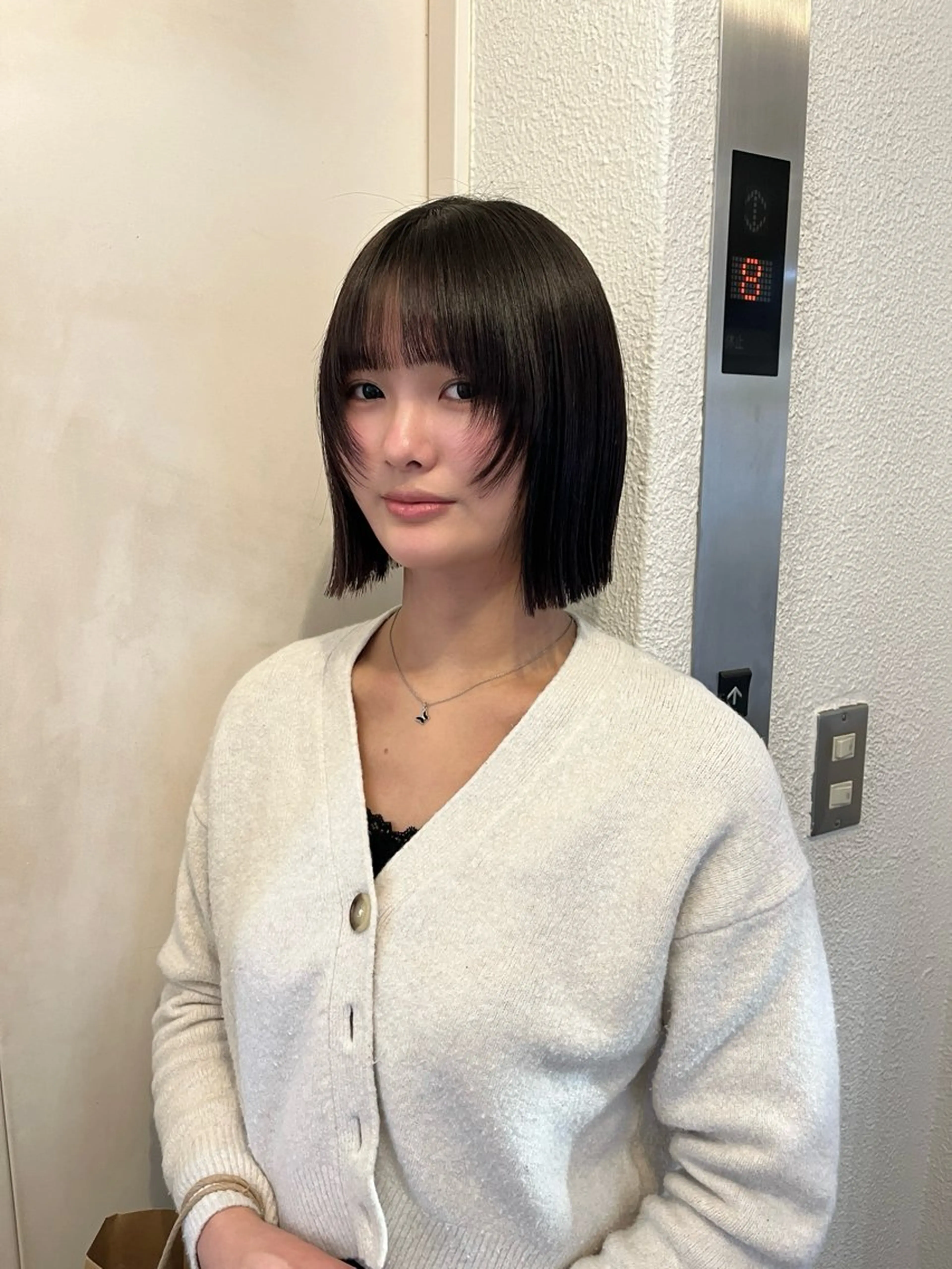 ミディアム 顔周りカット カット ヘアカラー sora / 渋谷 / ハイトーンのヘアスタイル