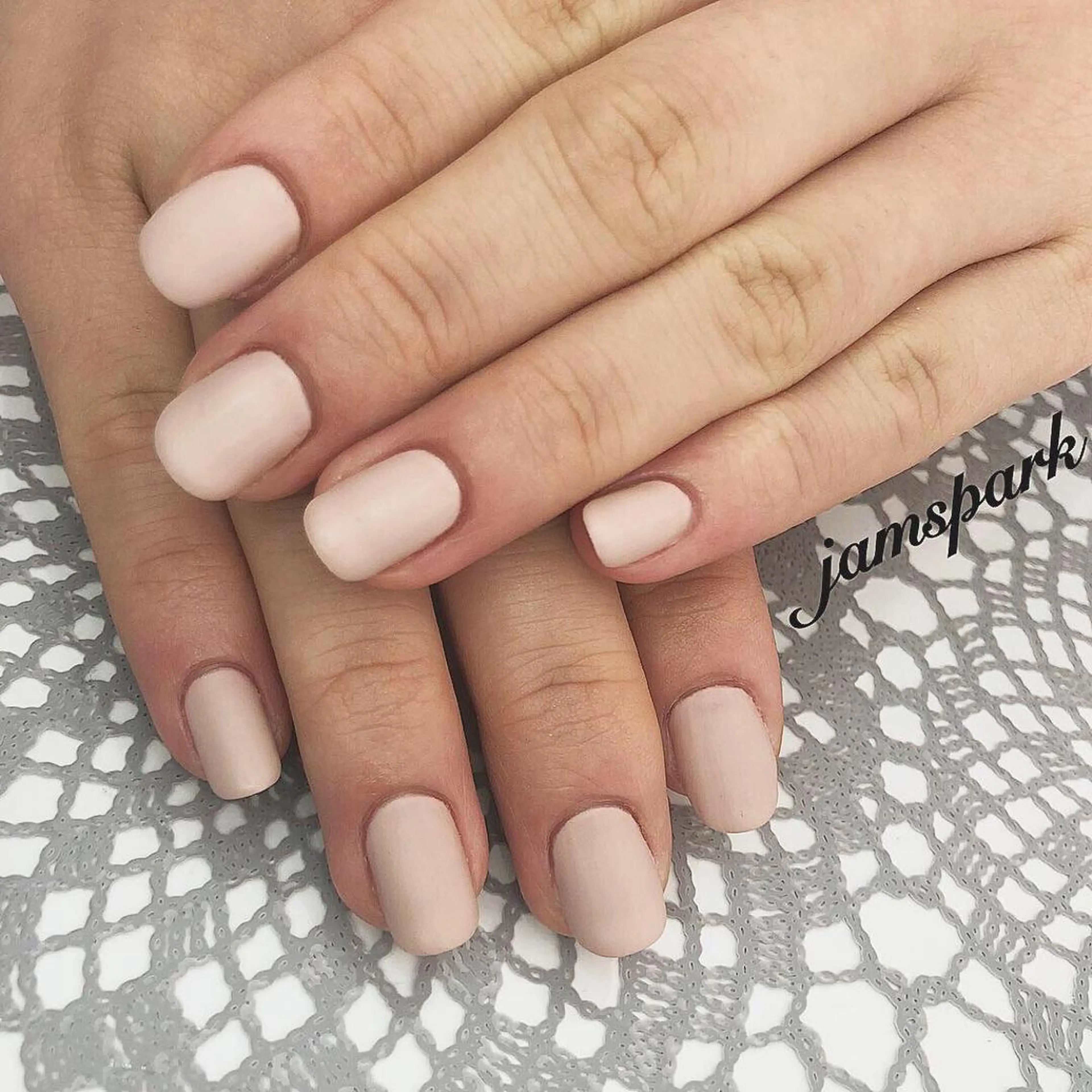 ネイル ジェルネイル マットネイル オフィスネイル ワンカラーネイル ショートネイル ハンドネイル jamspark ✨のネイルデザイン