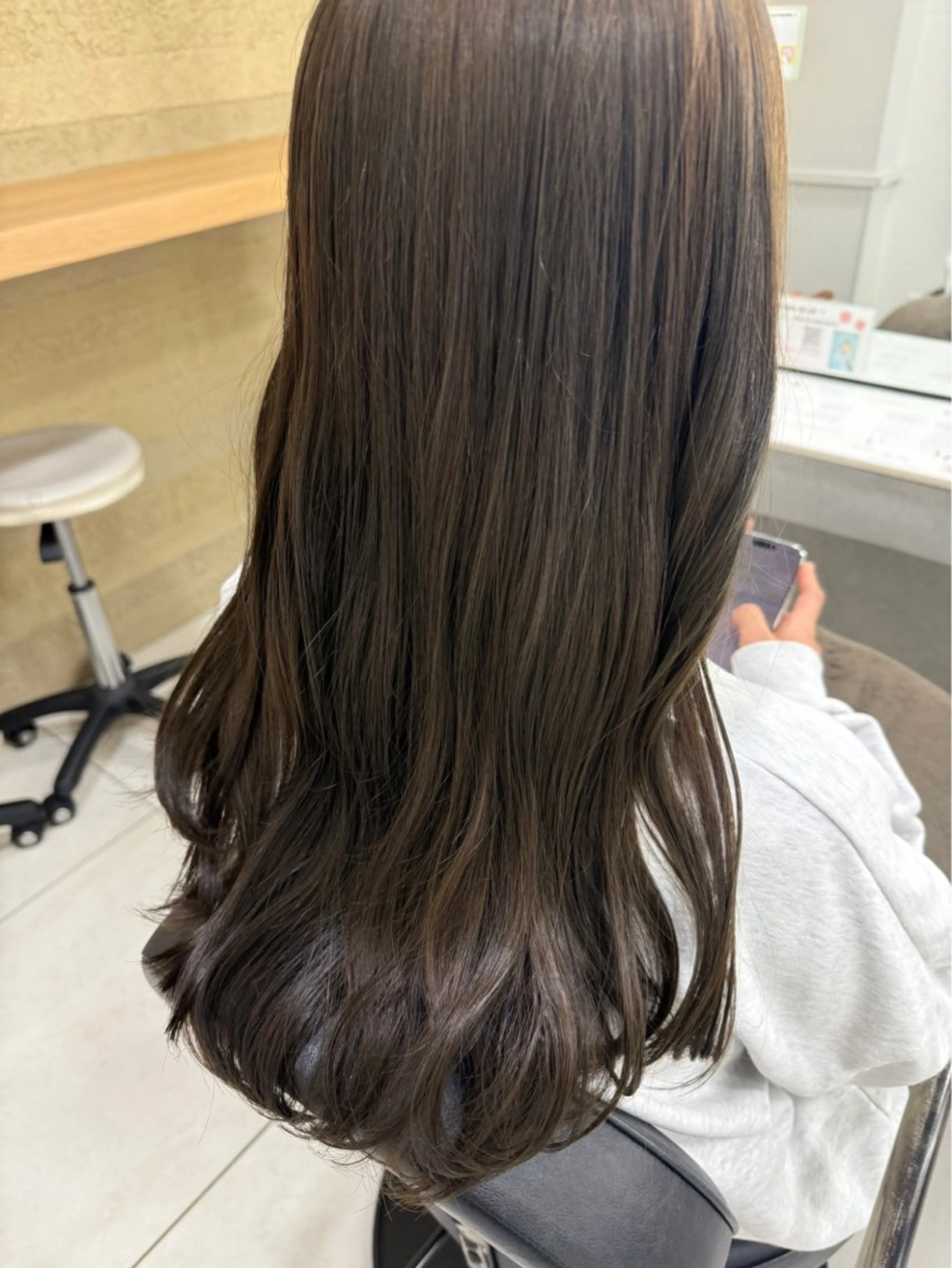ロング カット ヘアカラー 稲吉 由莉穂のヘアスタイル