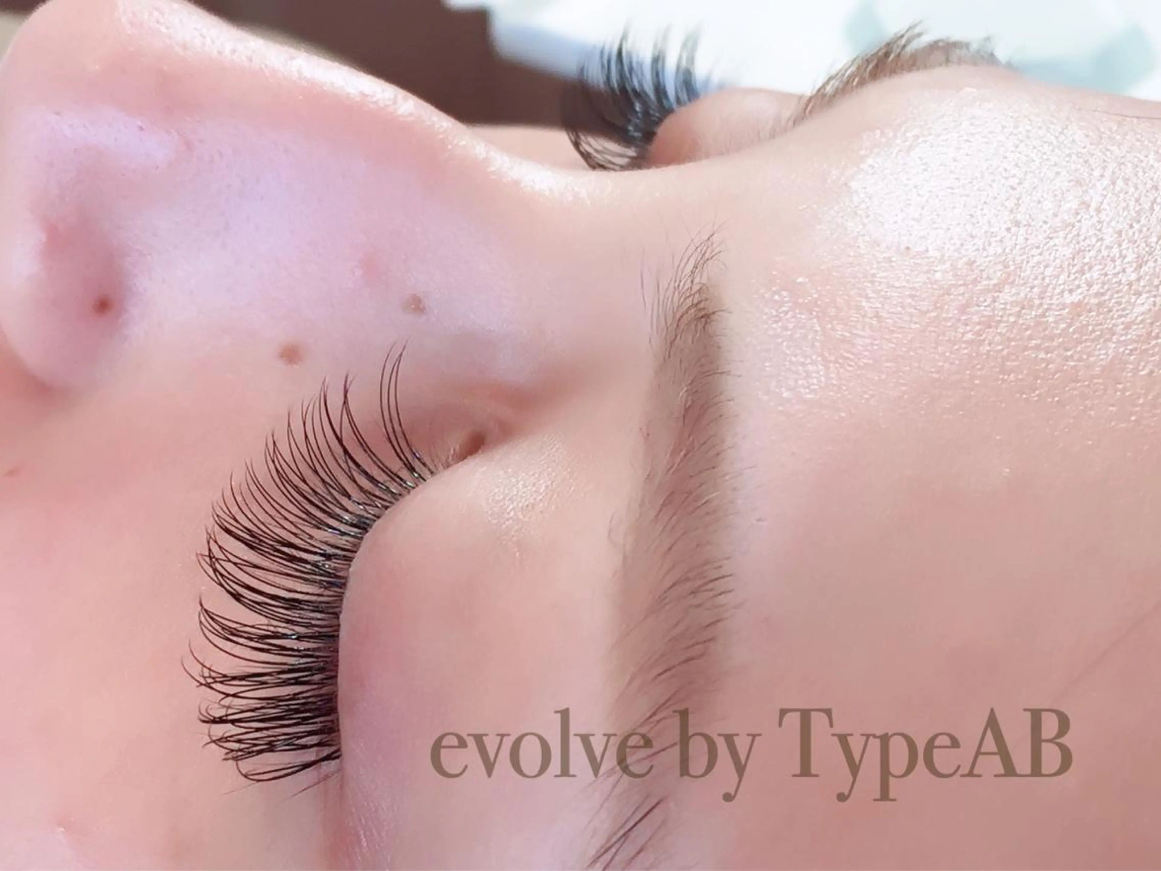 マツエク・マツパ Cカール 目尻長め evolve by TypeAB所属・evolve  by TypeABのマツエク・マツパデザイン