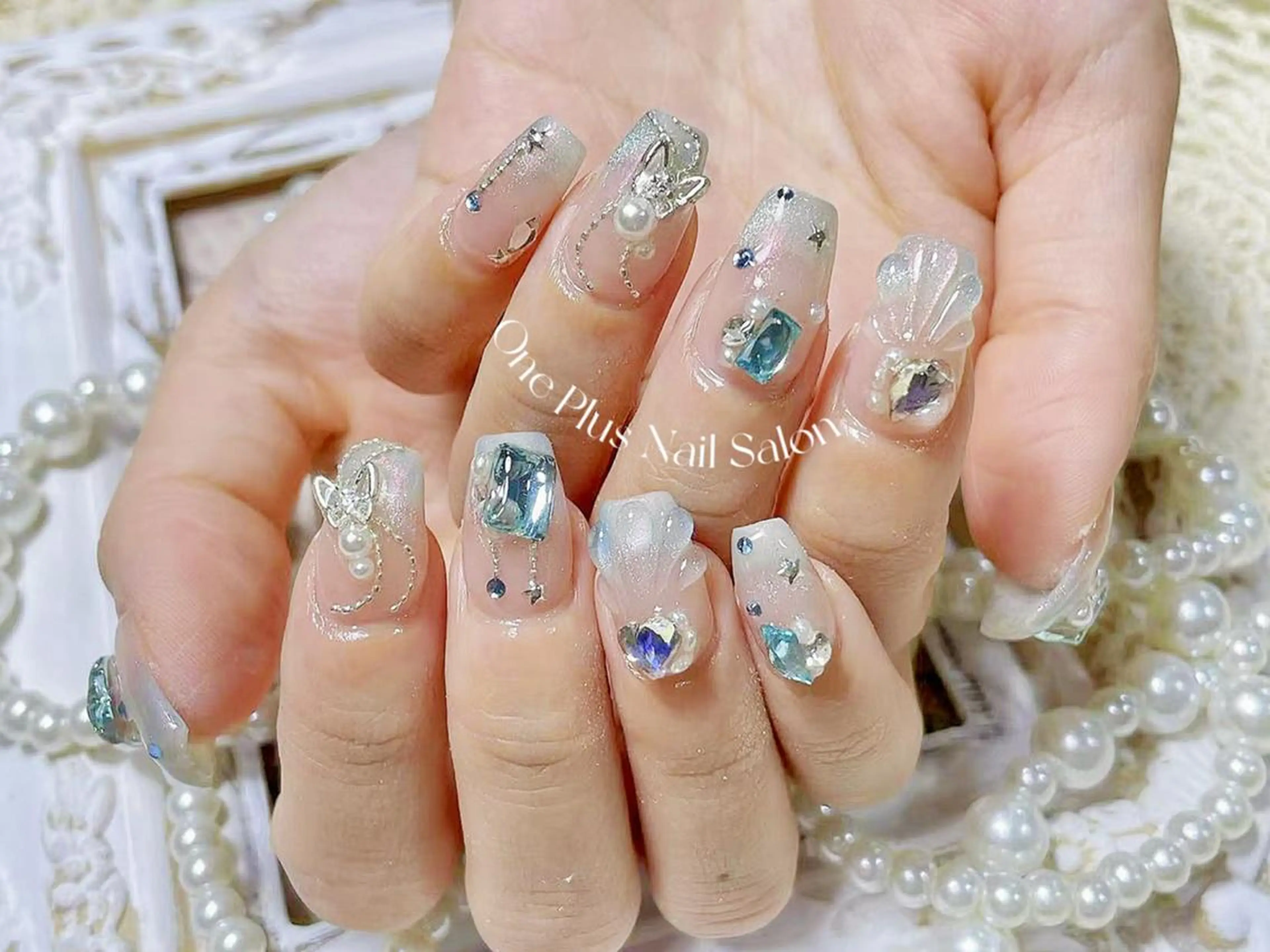 ネイル オーロラネイル 長さ出し フットネイル フレンチネイル ジェルネイル One Plus Nail Salonのネイルデザイン