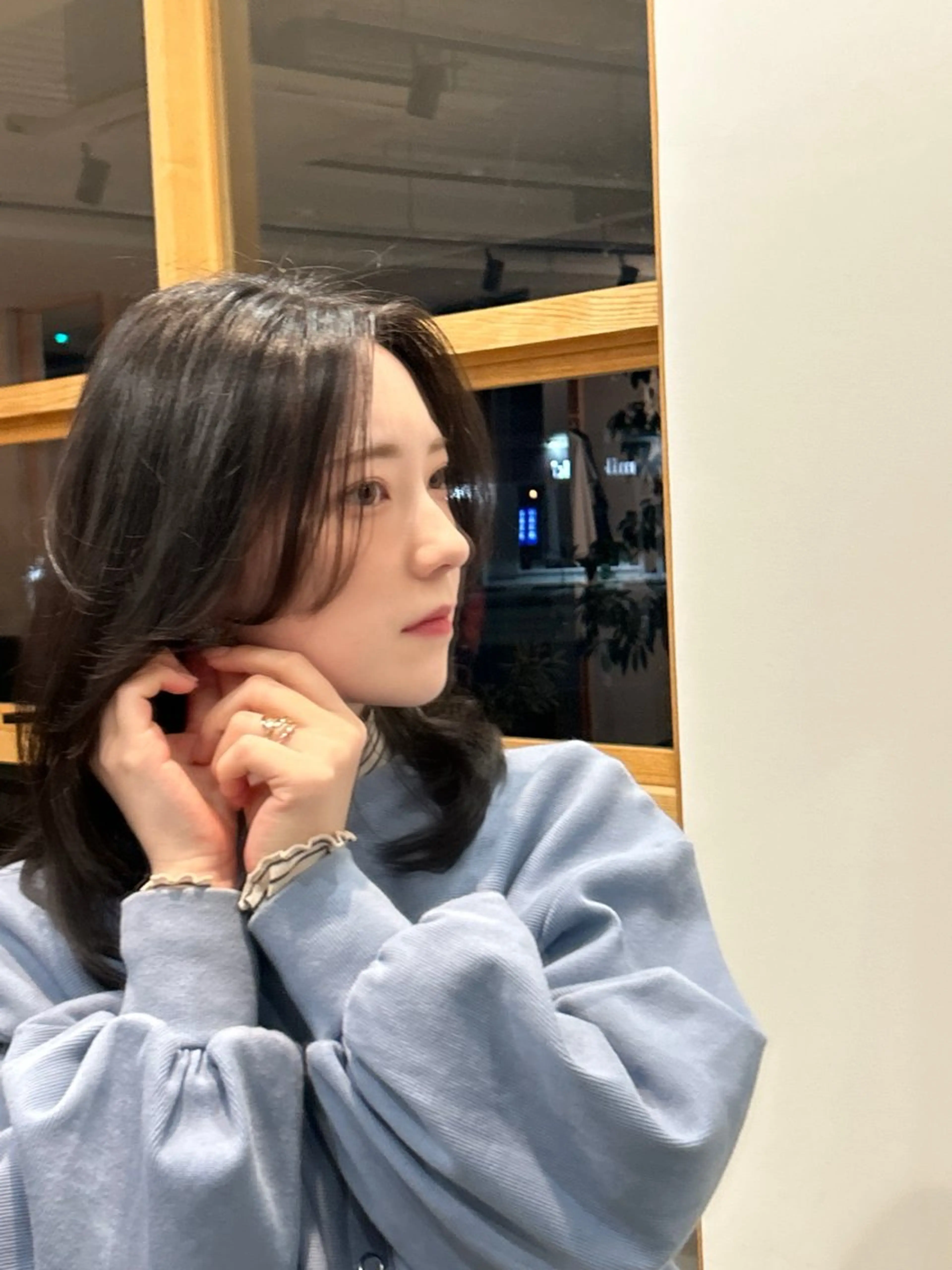 セミロング 伸ばしかけ カット hale所属・hale airiのヘアスタイル
