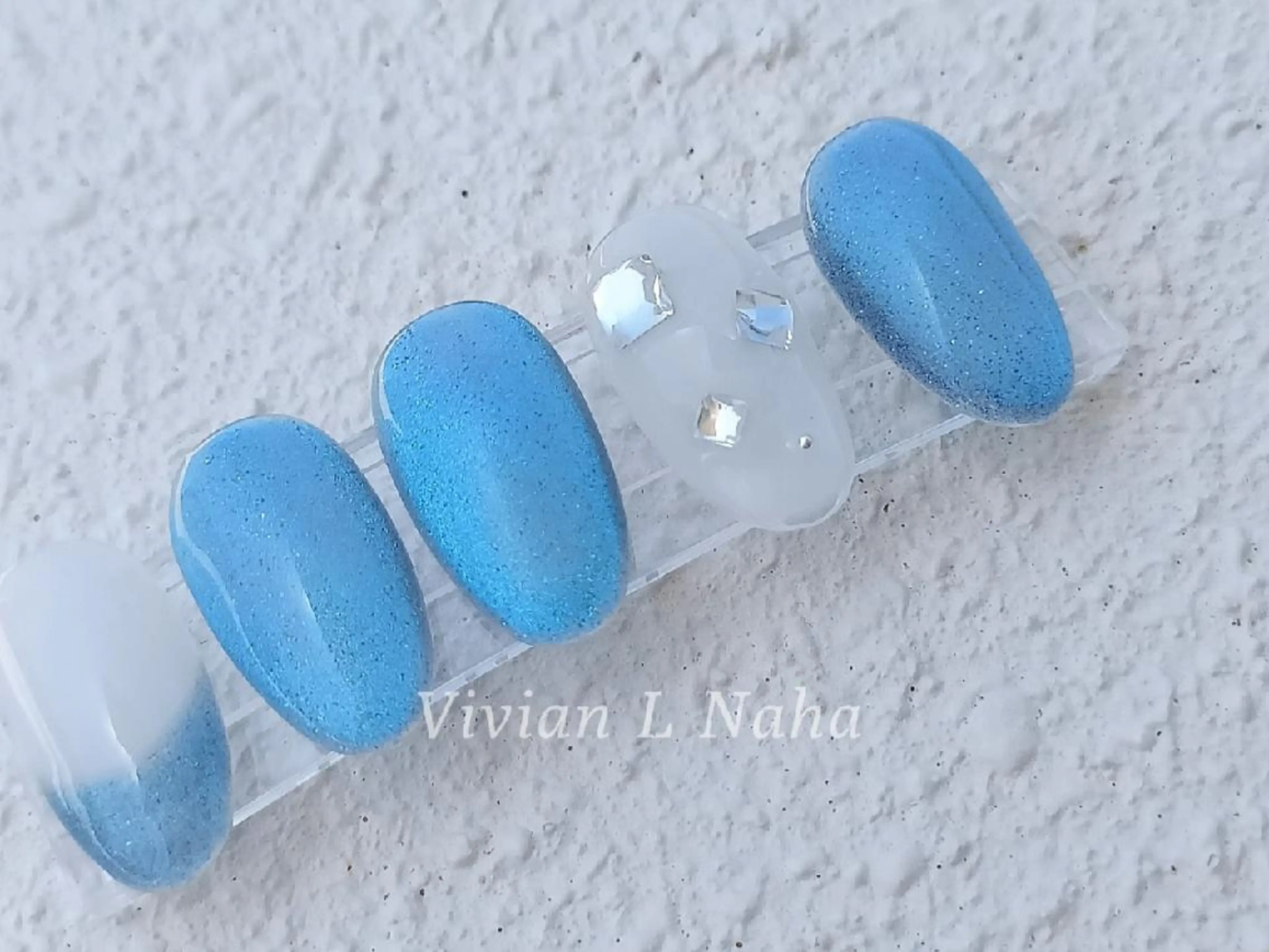 ネイル Vivian L Naha  Tia　のネイルデザイン