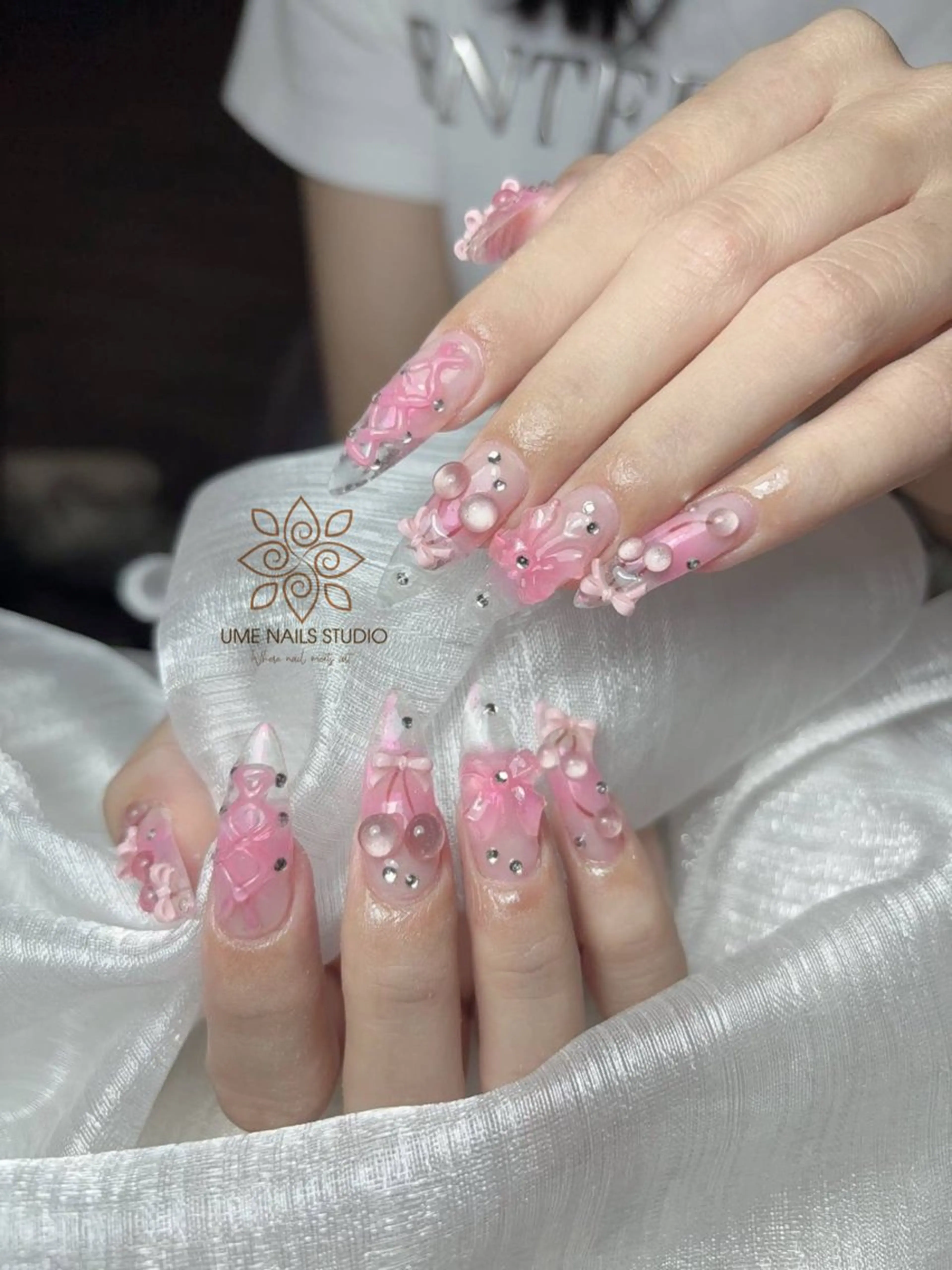 ネイル チークネイル クリアネイル ガーリー キラキラネイル 韓国ネイル ハンドネイル Ume Nail Studioのネイルデザイン