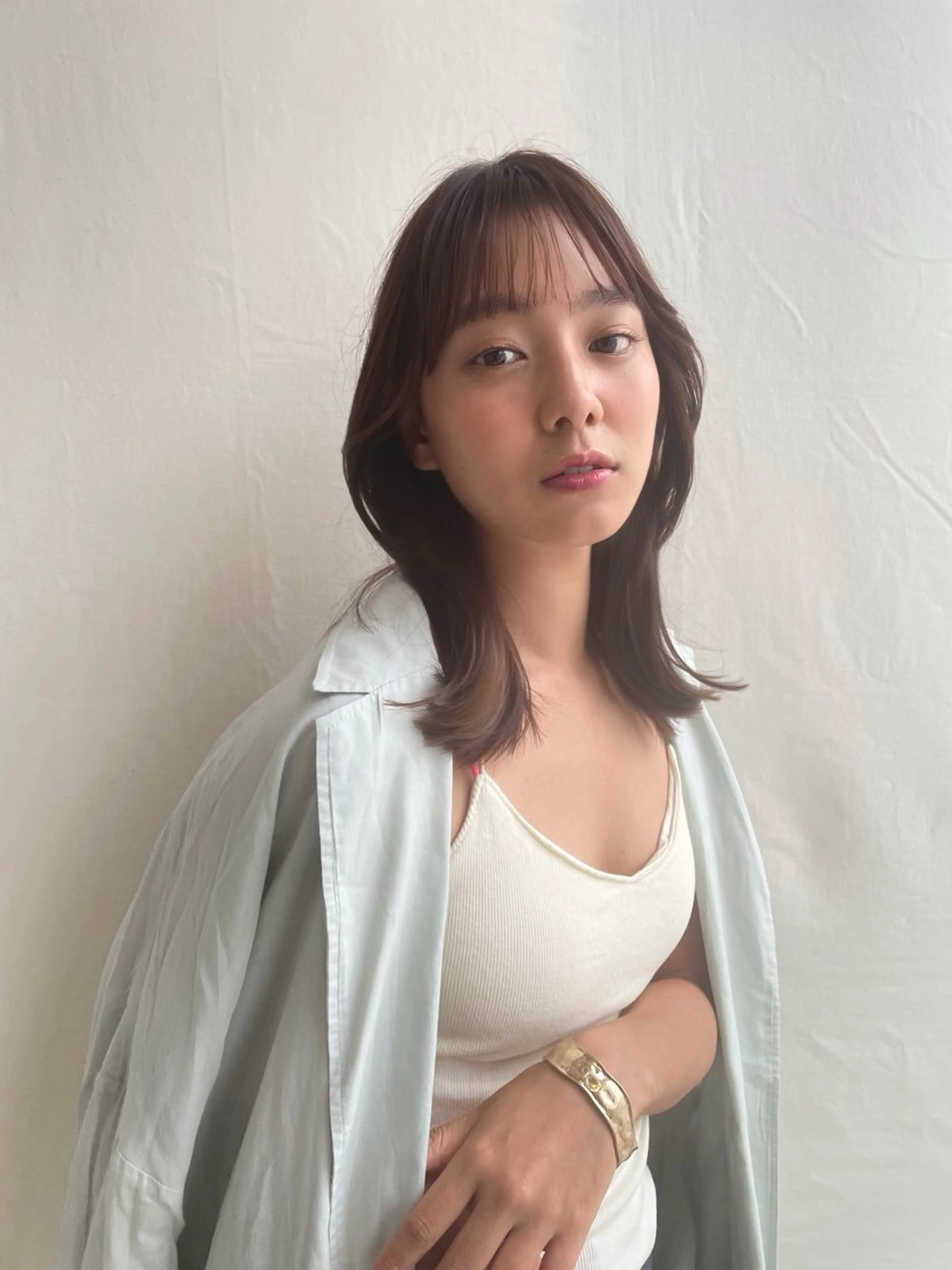 ミディアム カラー グレージュ くびれヘア カット ヘアカラー トリートメント レイヤーカット🎀 kanaのヘアスタイル