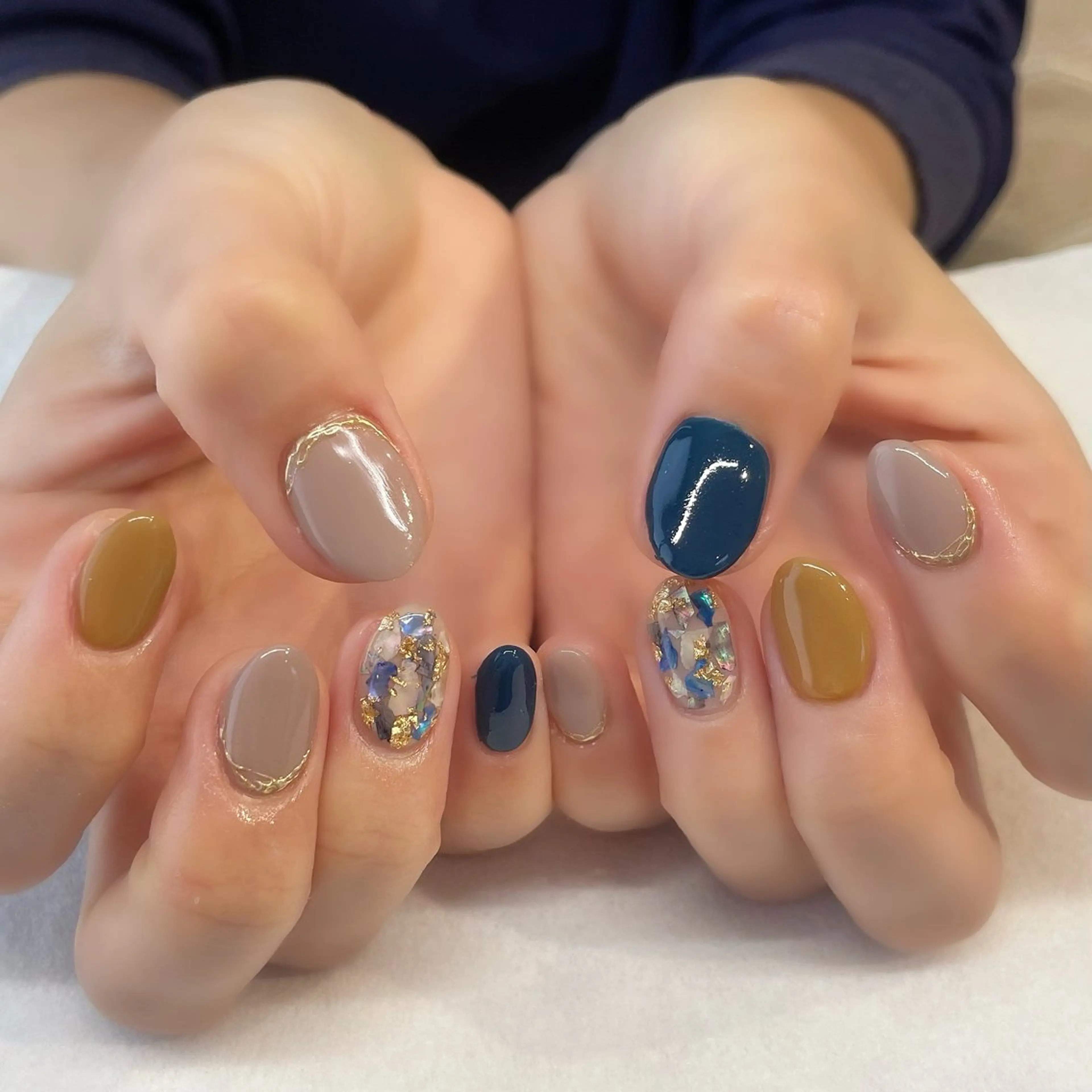 ネイル ハンドネイル 🌈🐰 saki. m 🐰🌈のネイルデザイン
