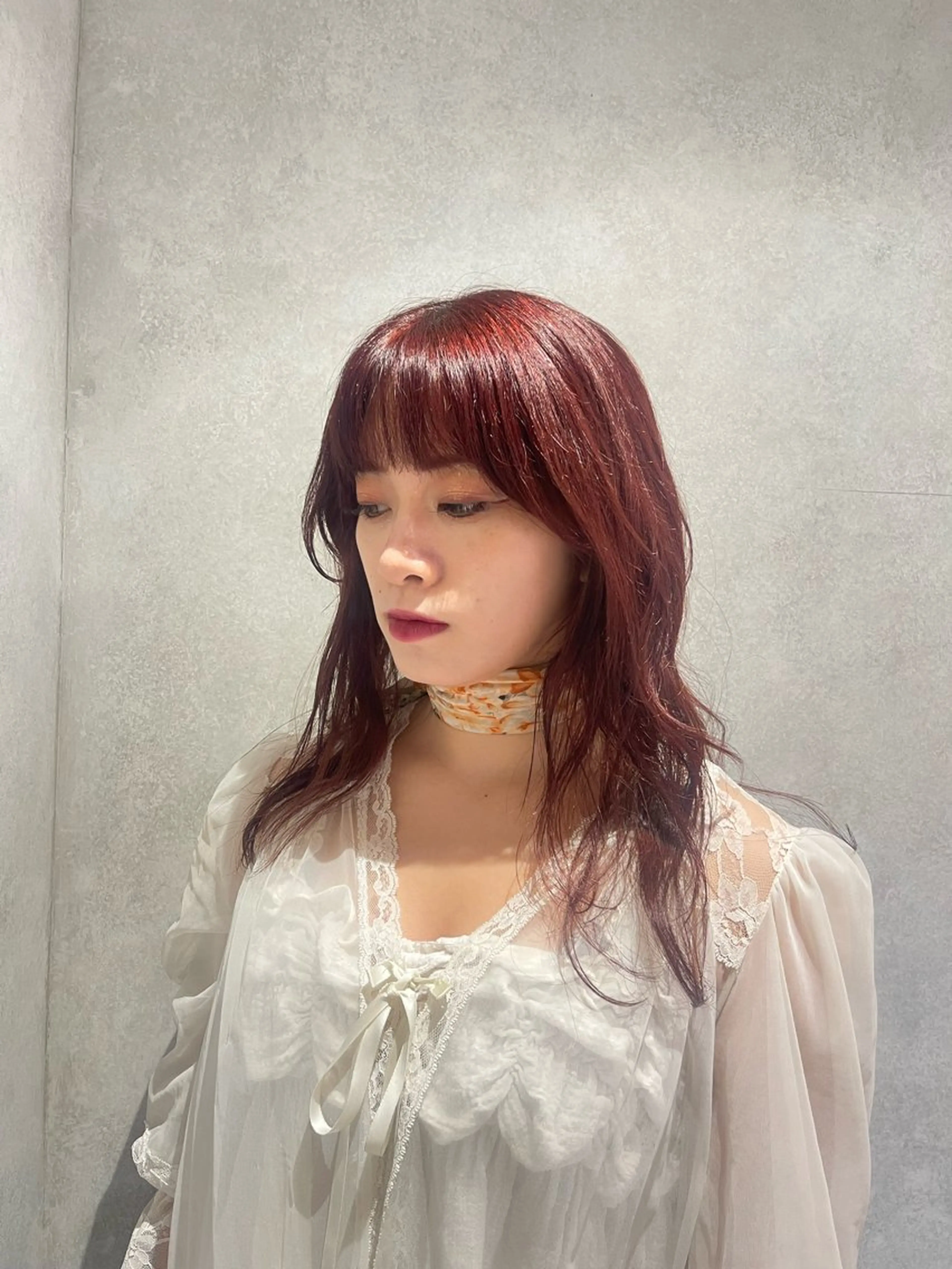 ロング カラー ブリーチ レッドカラー marbles / karinのヘアスタイル