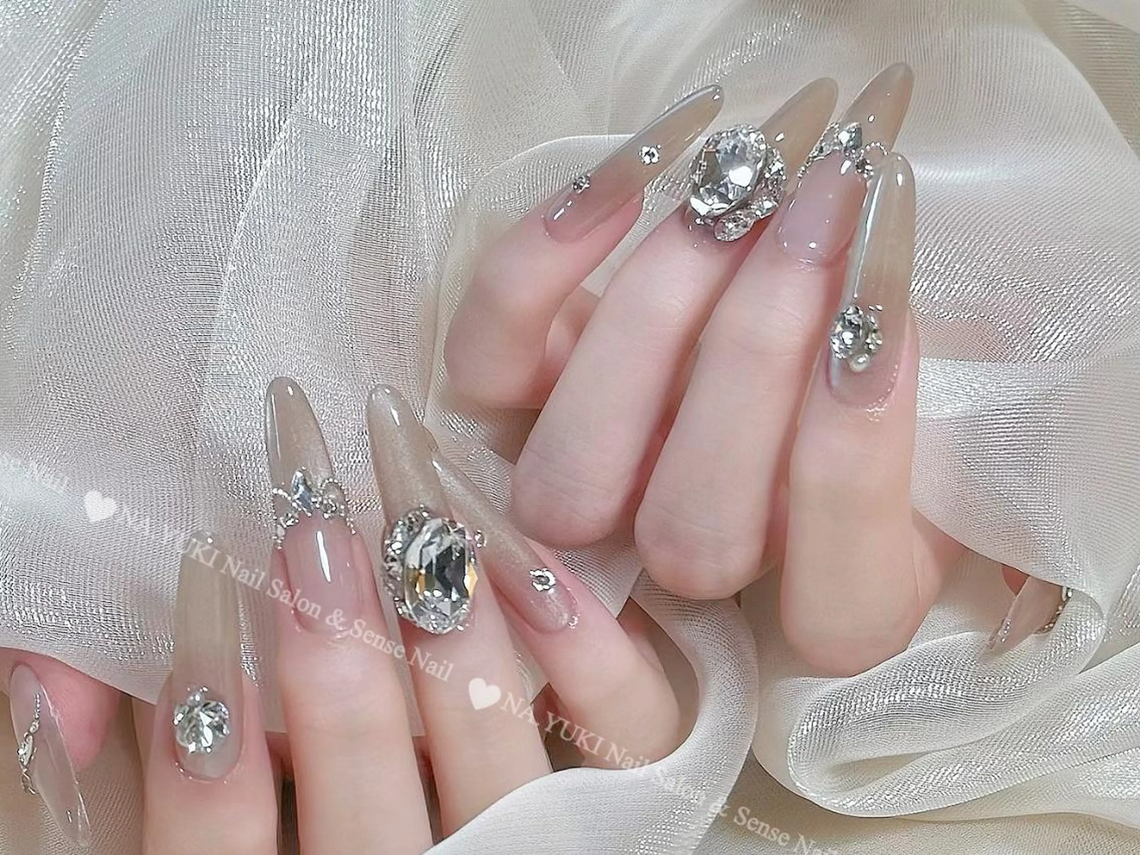 ネイル 🦋 Queenieのネイルデザイン