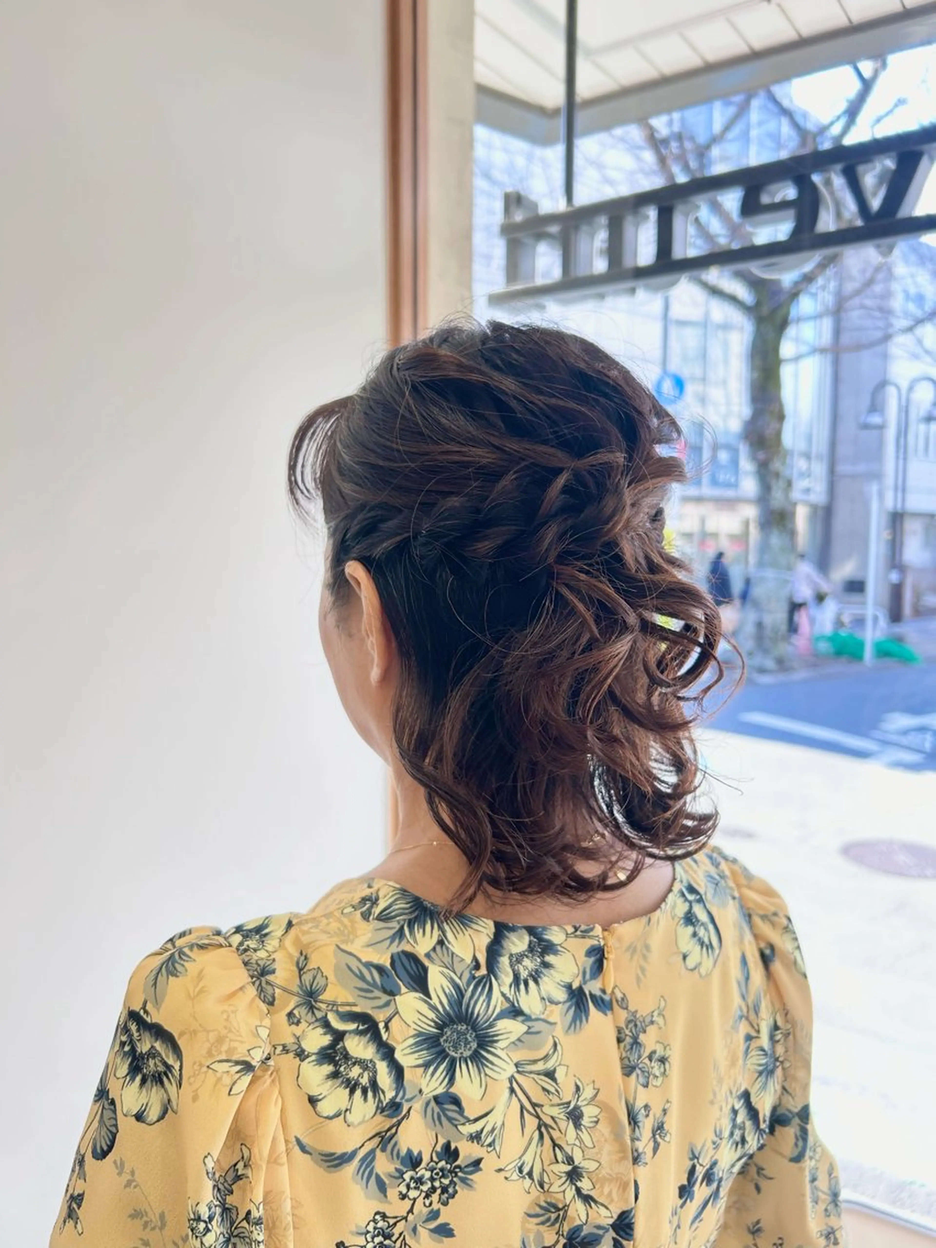 ミディアム ヘアアレンジ ハーフアップ ウルフレイヤー🐺 ヒナ🩶のヘアスタイル