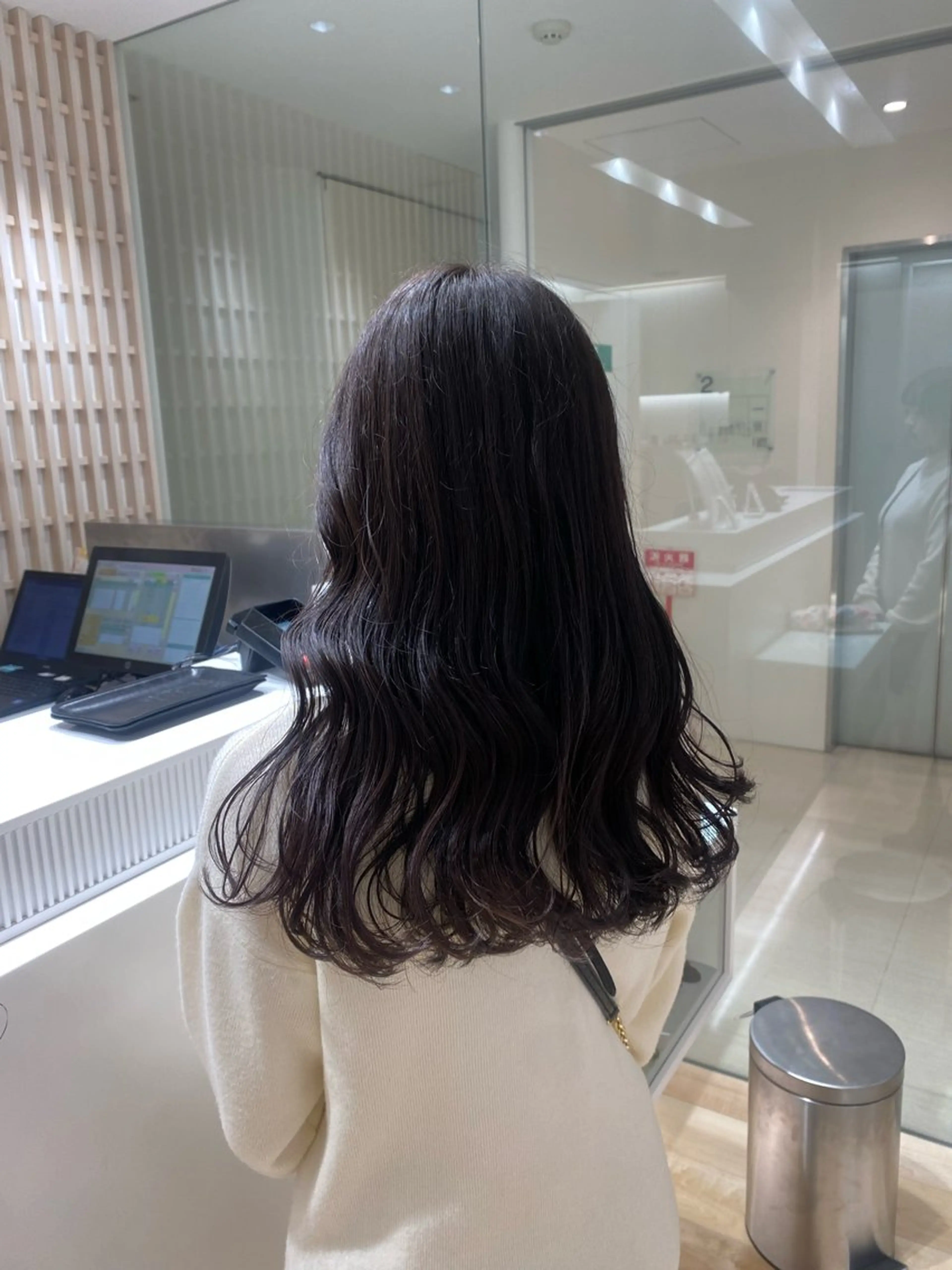 セミロング カラー ラベンダーカラー カット ヘアカラー トリートメント 松永 わかなのヘアスタイル