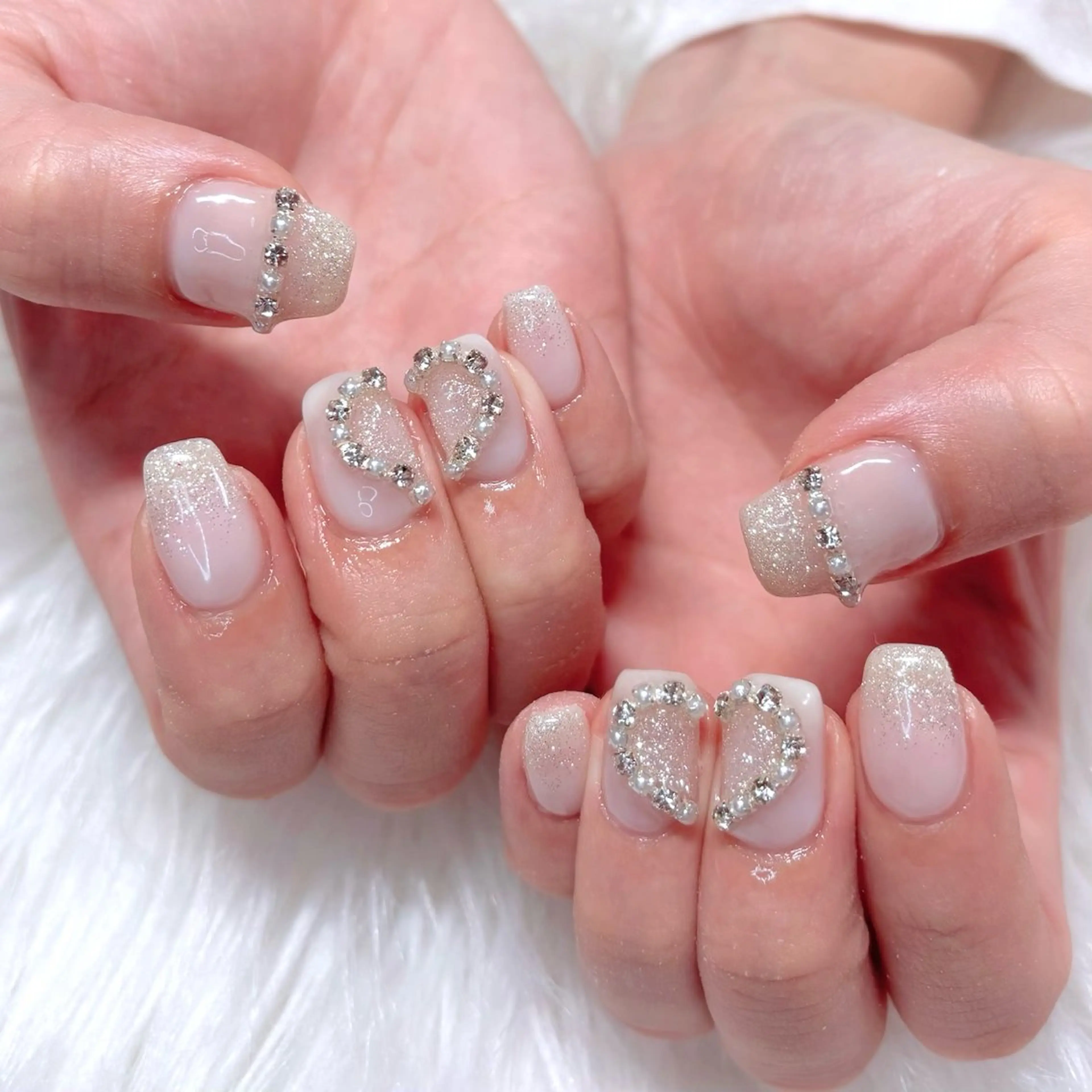 ネイル ハート キラキラネイル ホワイト ハンドネイル Noix nailのネイルデザイン