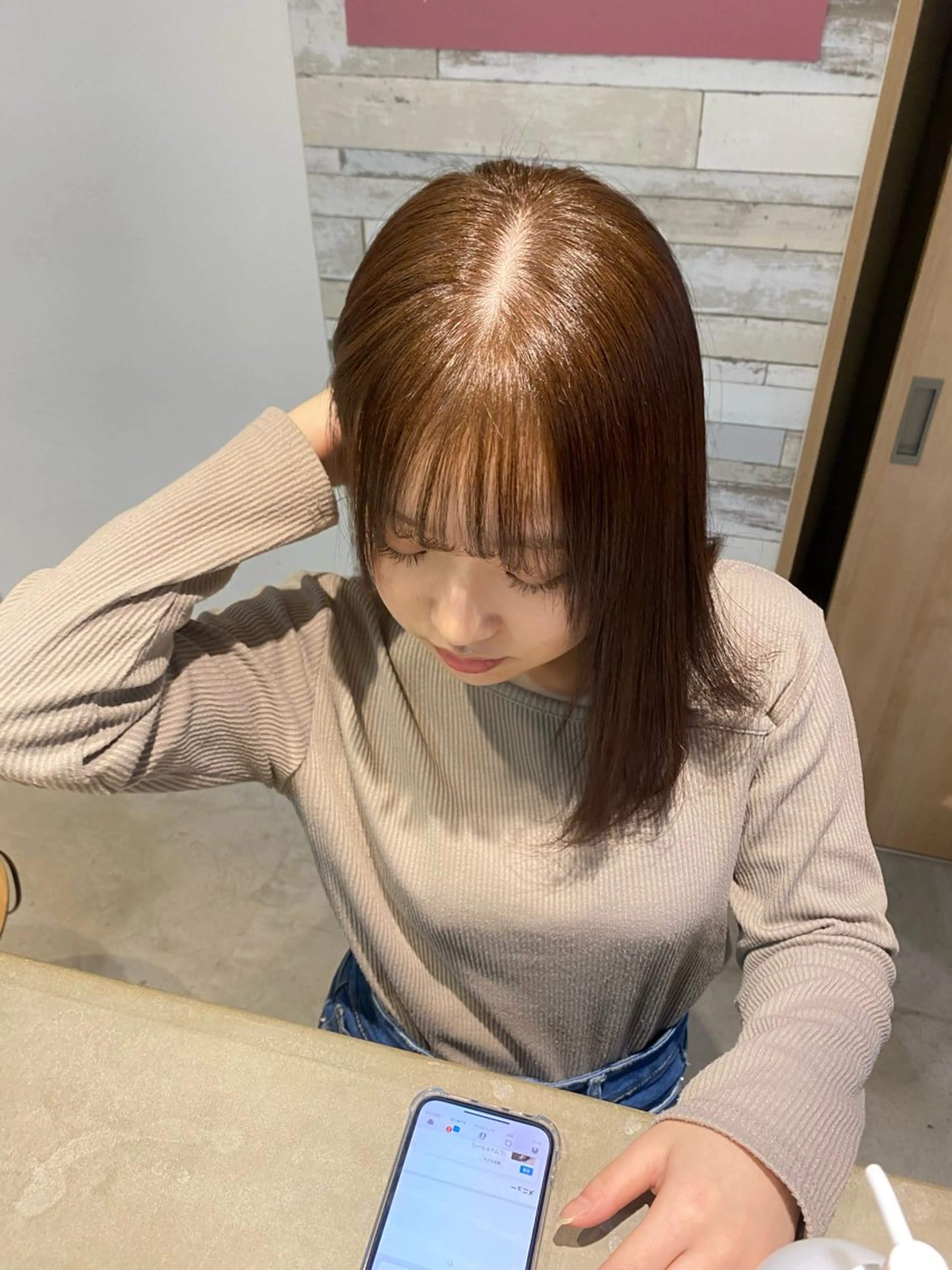 カラー 酒井 菜花のヘアスタイル