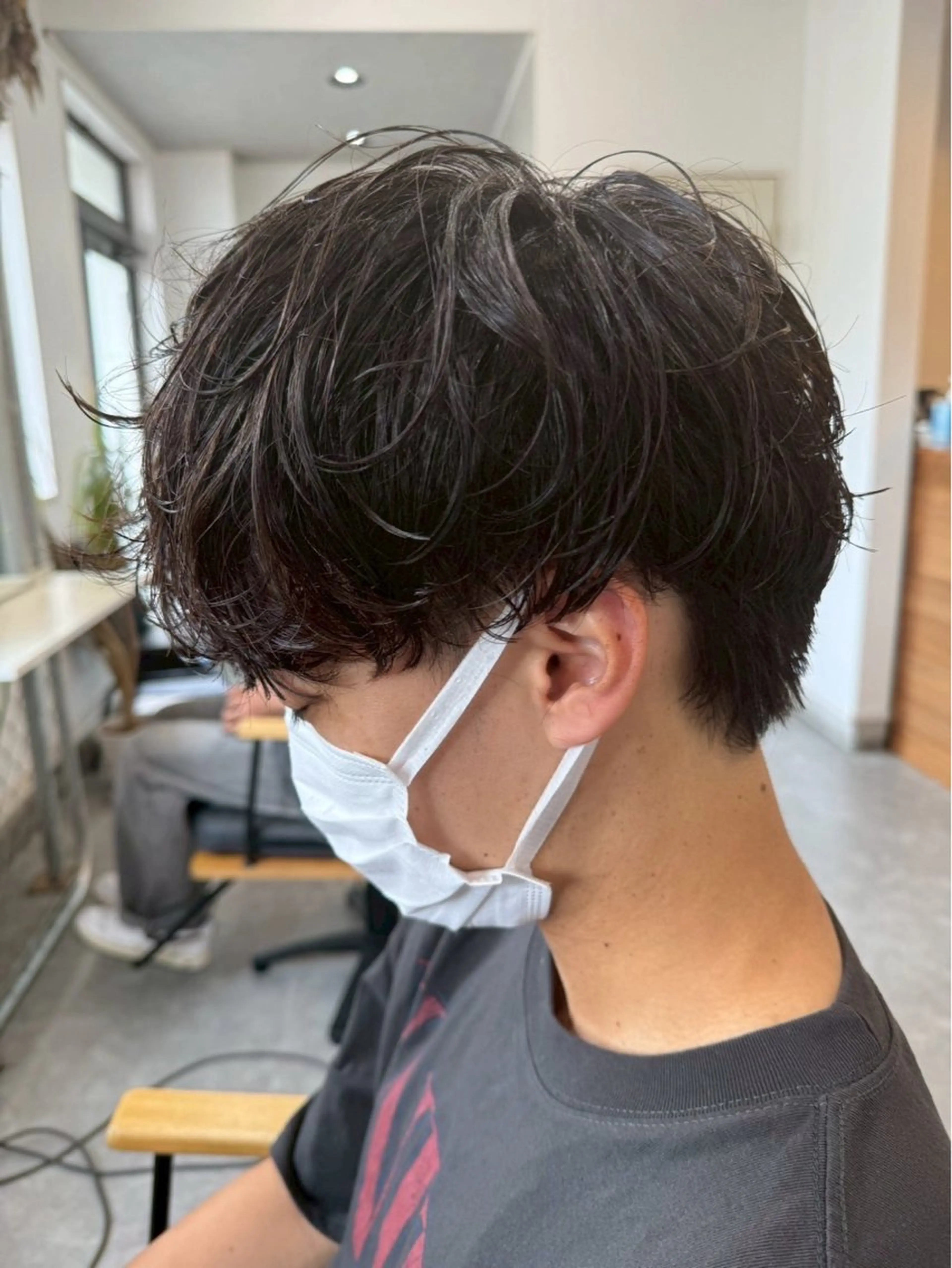 ショート パーマ メンズ センターパート フェードカット マッシュ メンズパーマ スペインカール パーマ 宮下 遼太のヘアスタイル