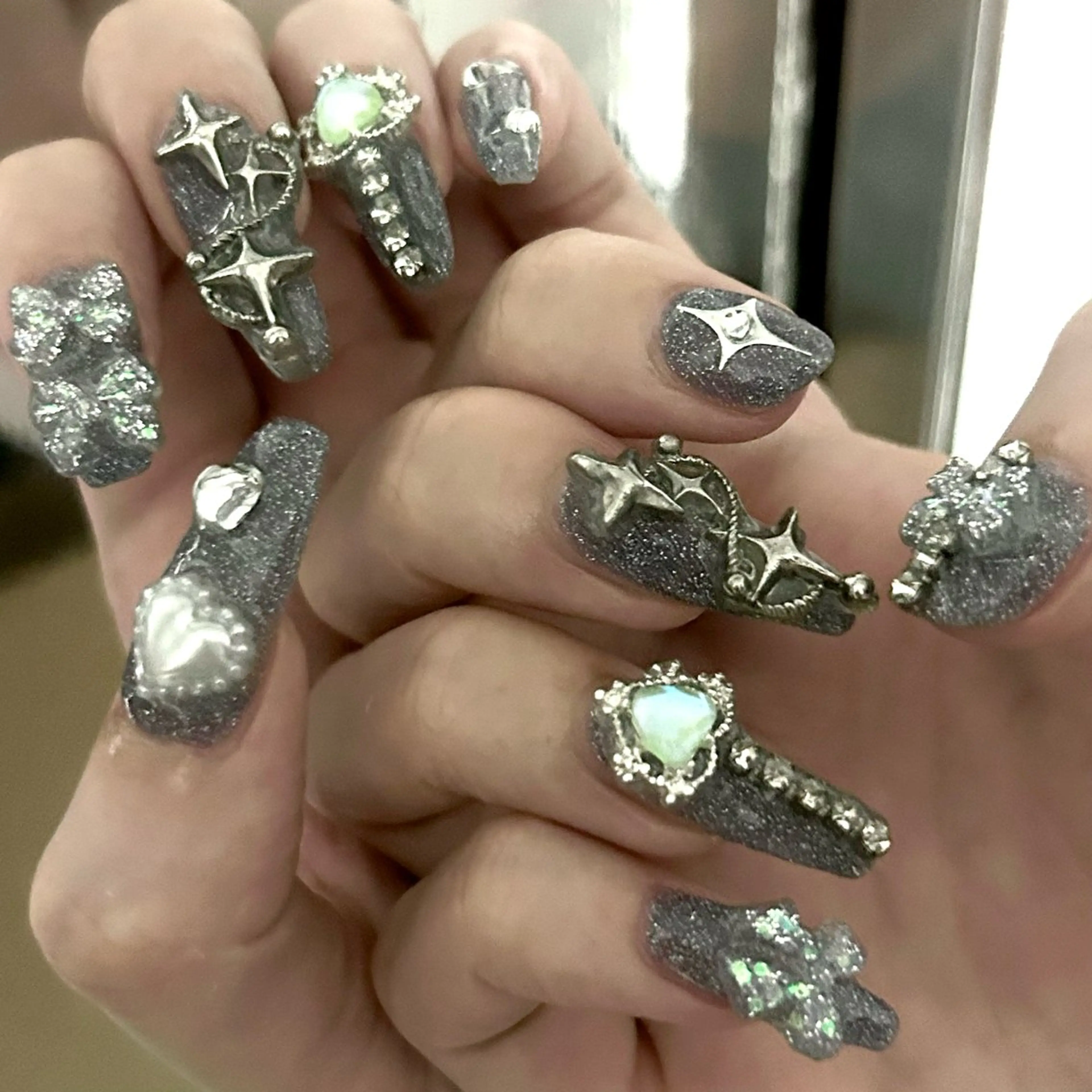 ネイル VENUSBELT hidekaのネイルデザイン