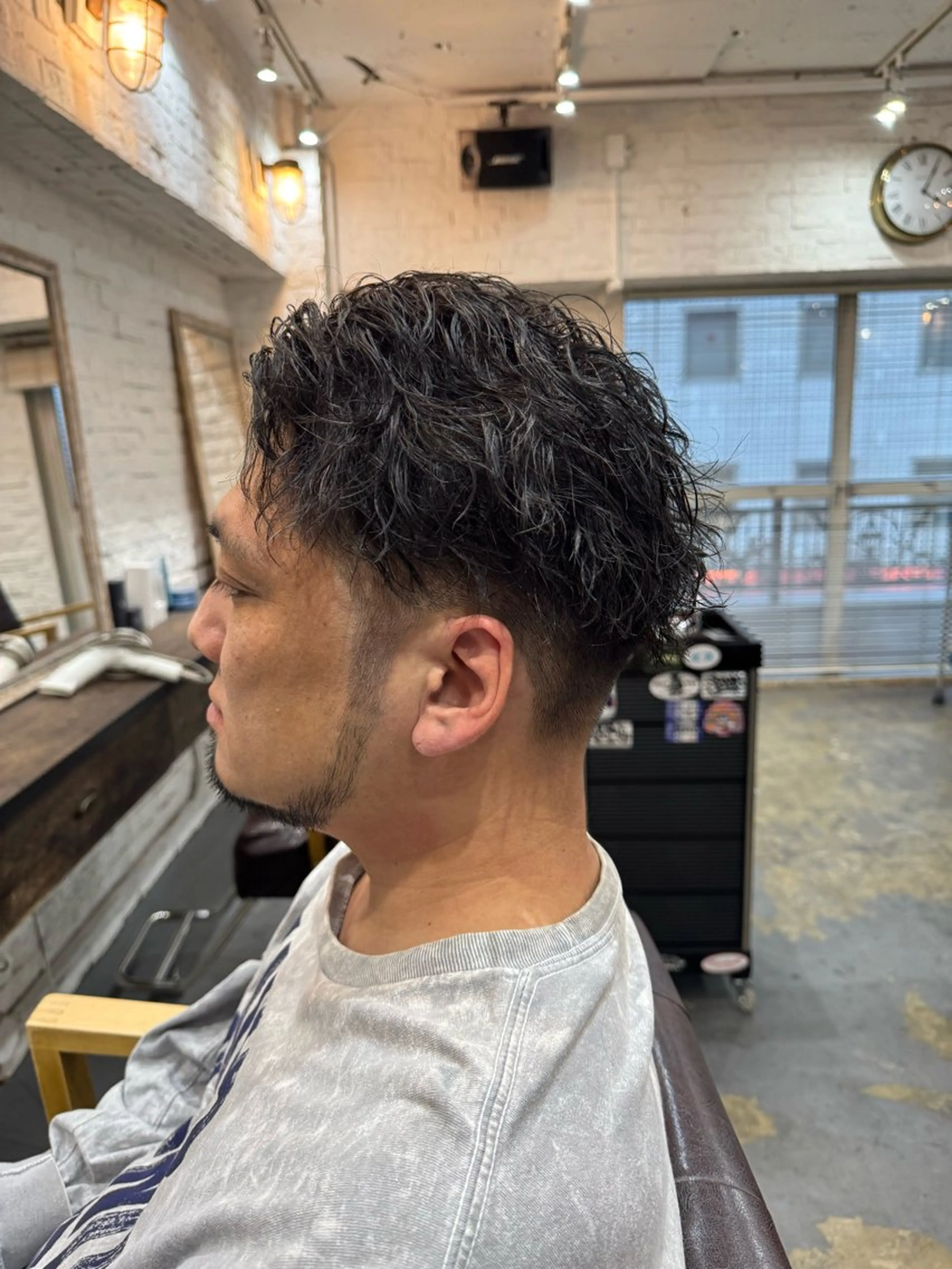 ショート パーマ メンズ センターパート フェードカット メンズハイライト メンズパーマ メンズショート カット パーマ トリートメント 💈メンズ特化💈 TASUKUのヘアスタイル