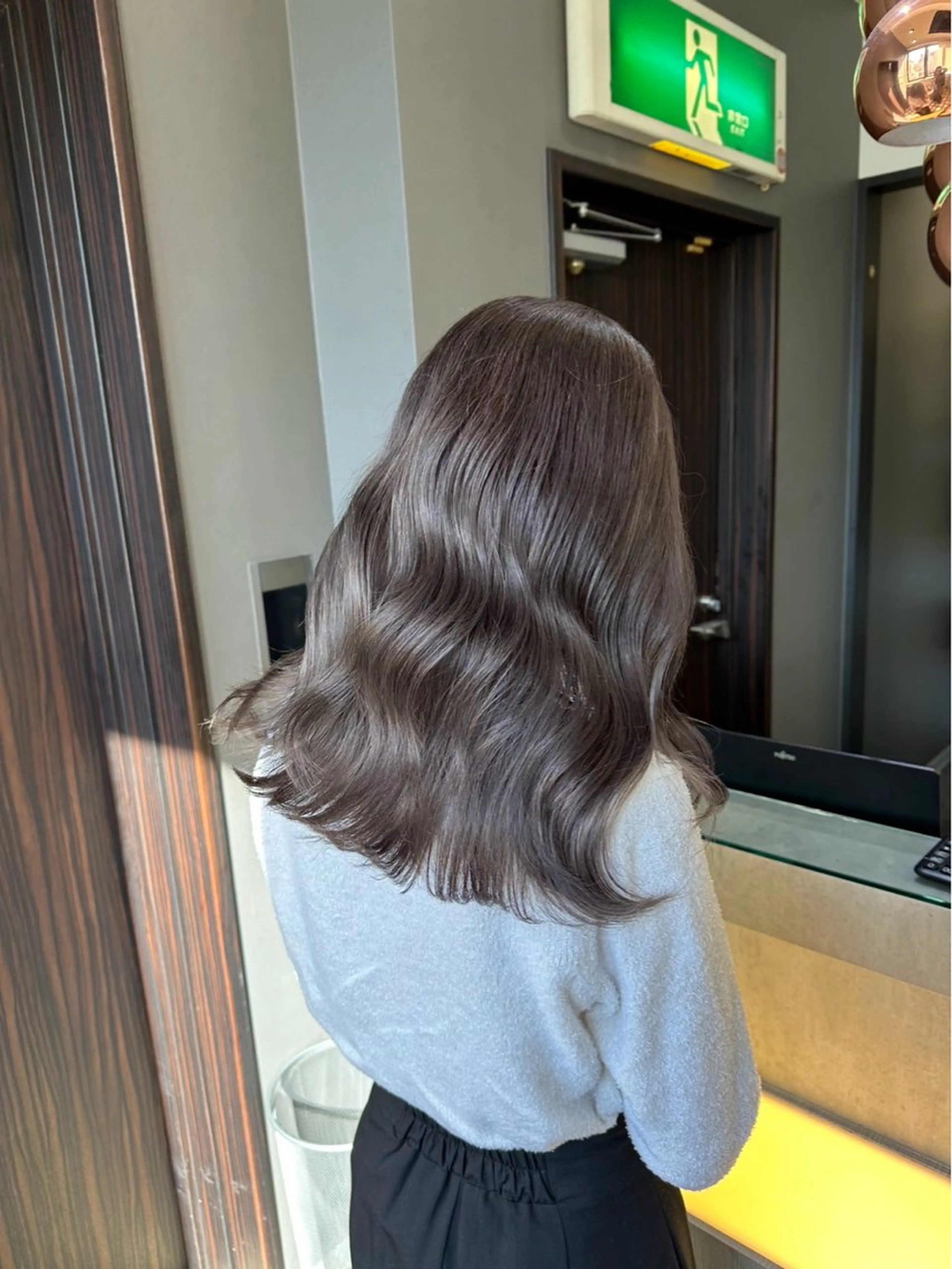 セミロング カラー カット ヘアカラー トリートメント バレイヤージュ/ ミルクティーベージュのヘアスタイル