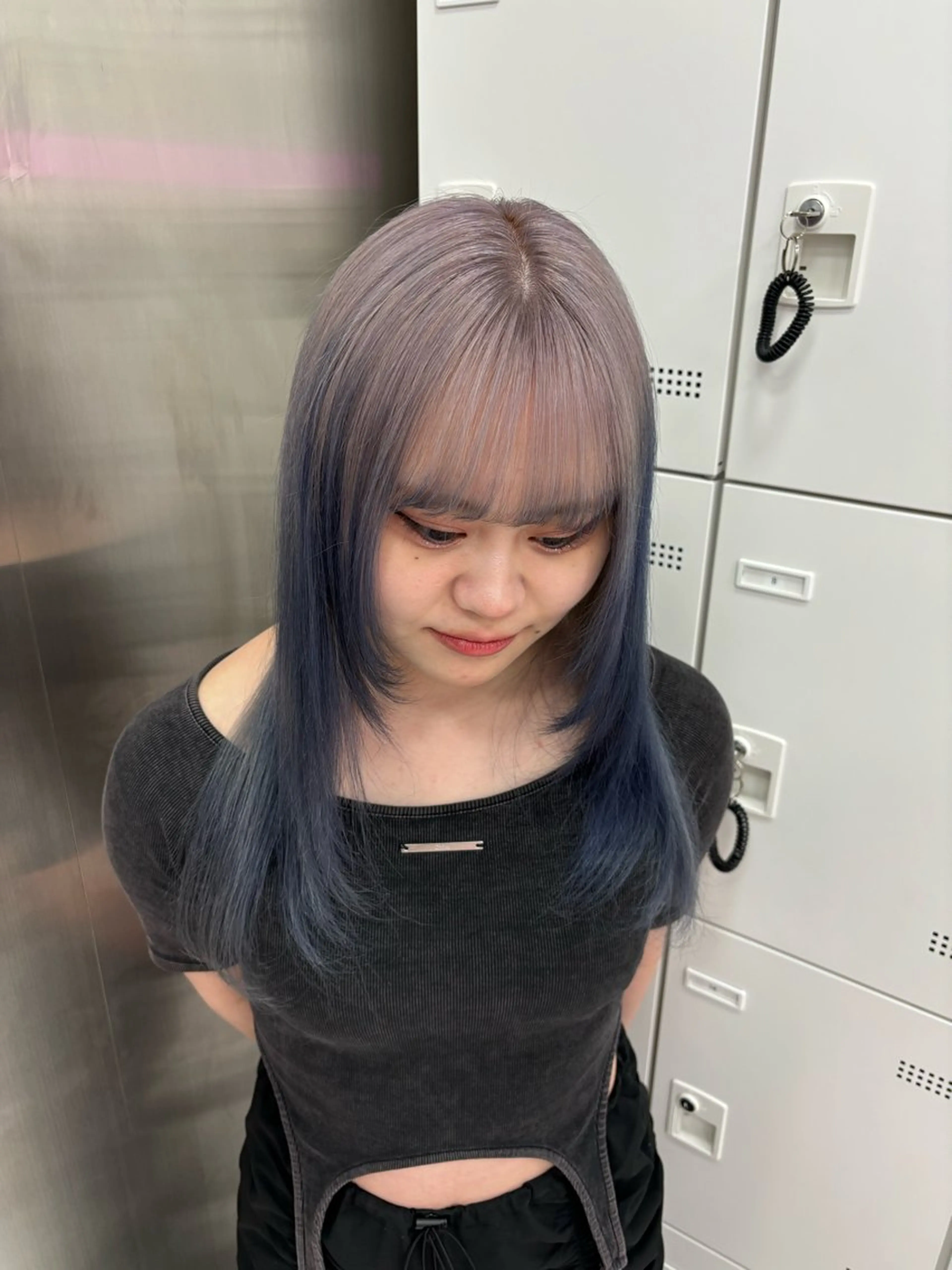 ロング カラー ヘアカラー トリートメント ヘッドスパ ヘアセット 韓国レイヤー ハッシュカットのヘアスタイル