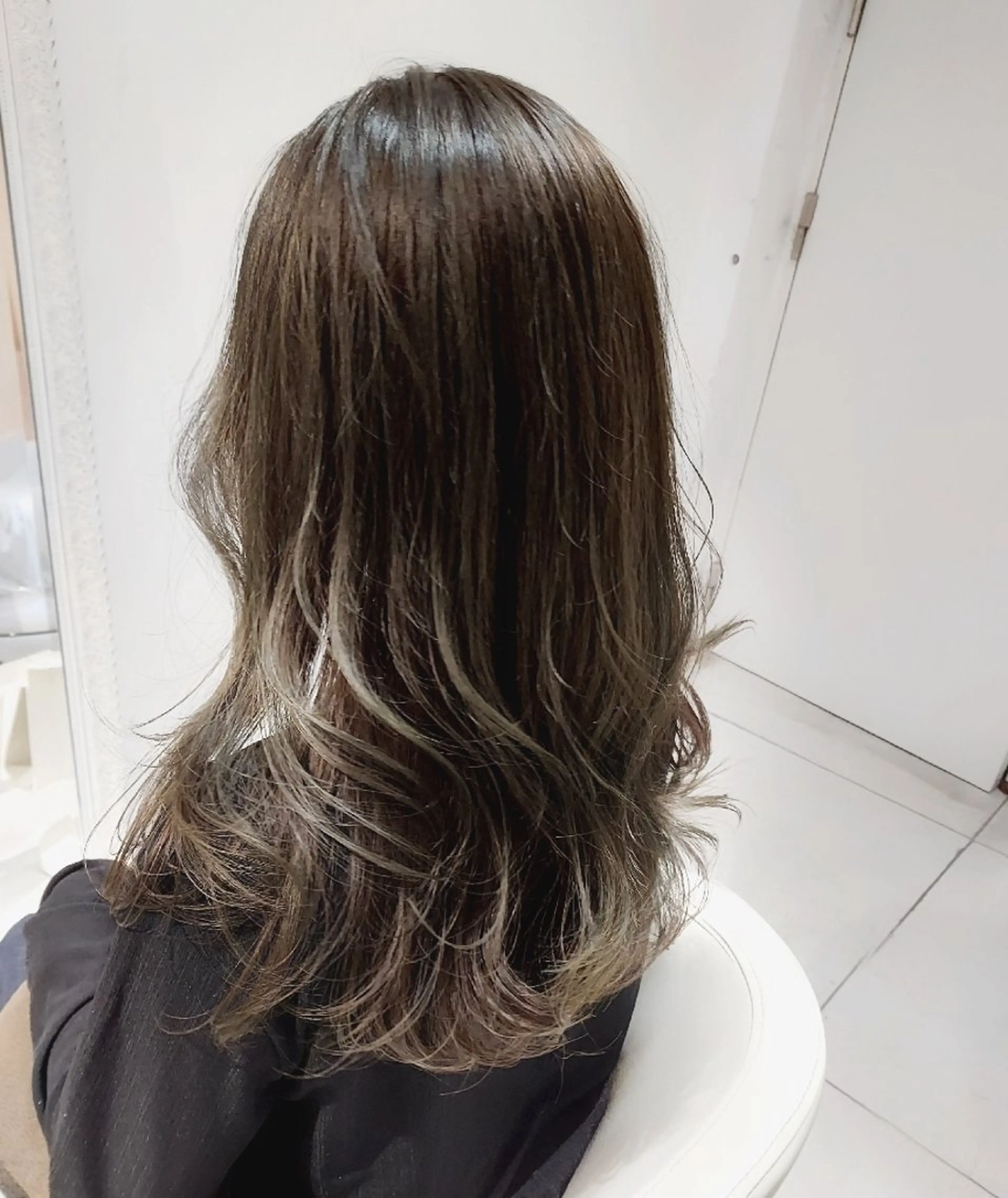 ロング カラー ハイライトカラー 外国人風カラー ハイライト 樋口 千尋のヘアスタイル
