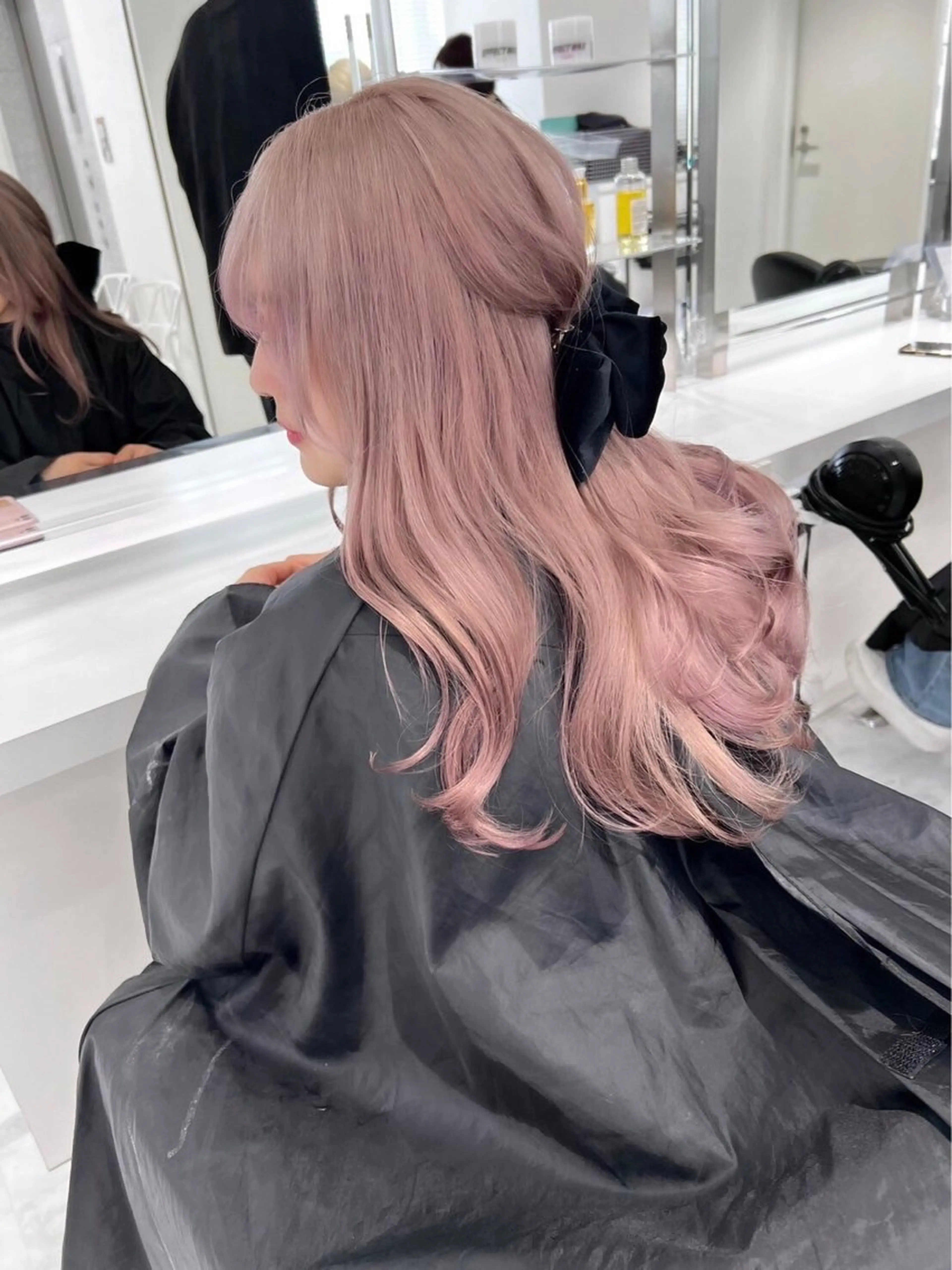 【💗明るいハイトーンにしたい方💗】トリプルカラー（ブリーチ2回）➕オリジナルトリートメント✨️➕コテ巻き仕上げ🌈の写真