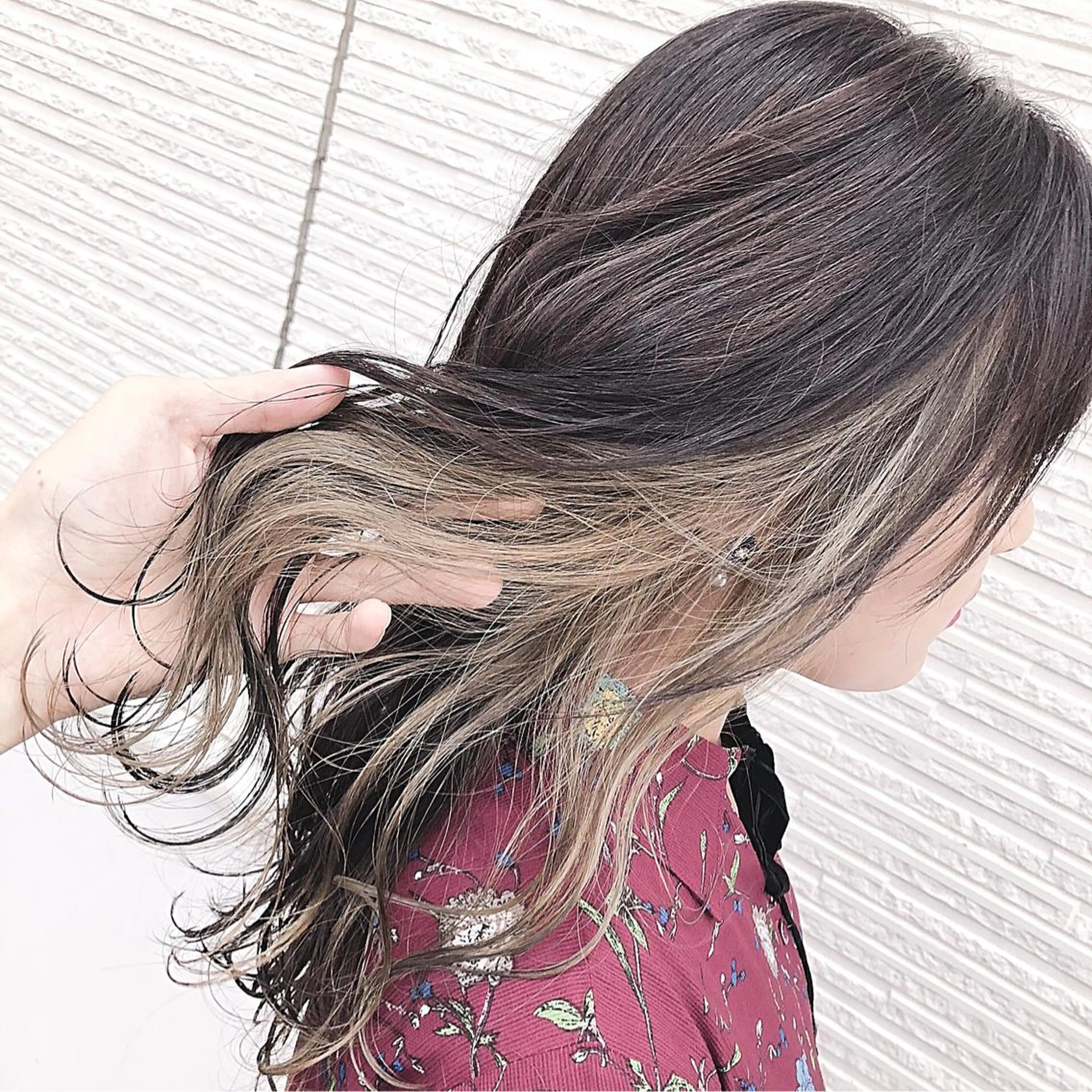 セミロング カラー グレージュ インナーカラー ヘアカラー トリートメント 名畑 裕貴のヘアスタイル