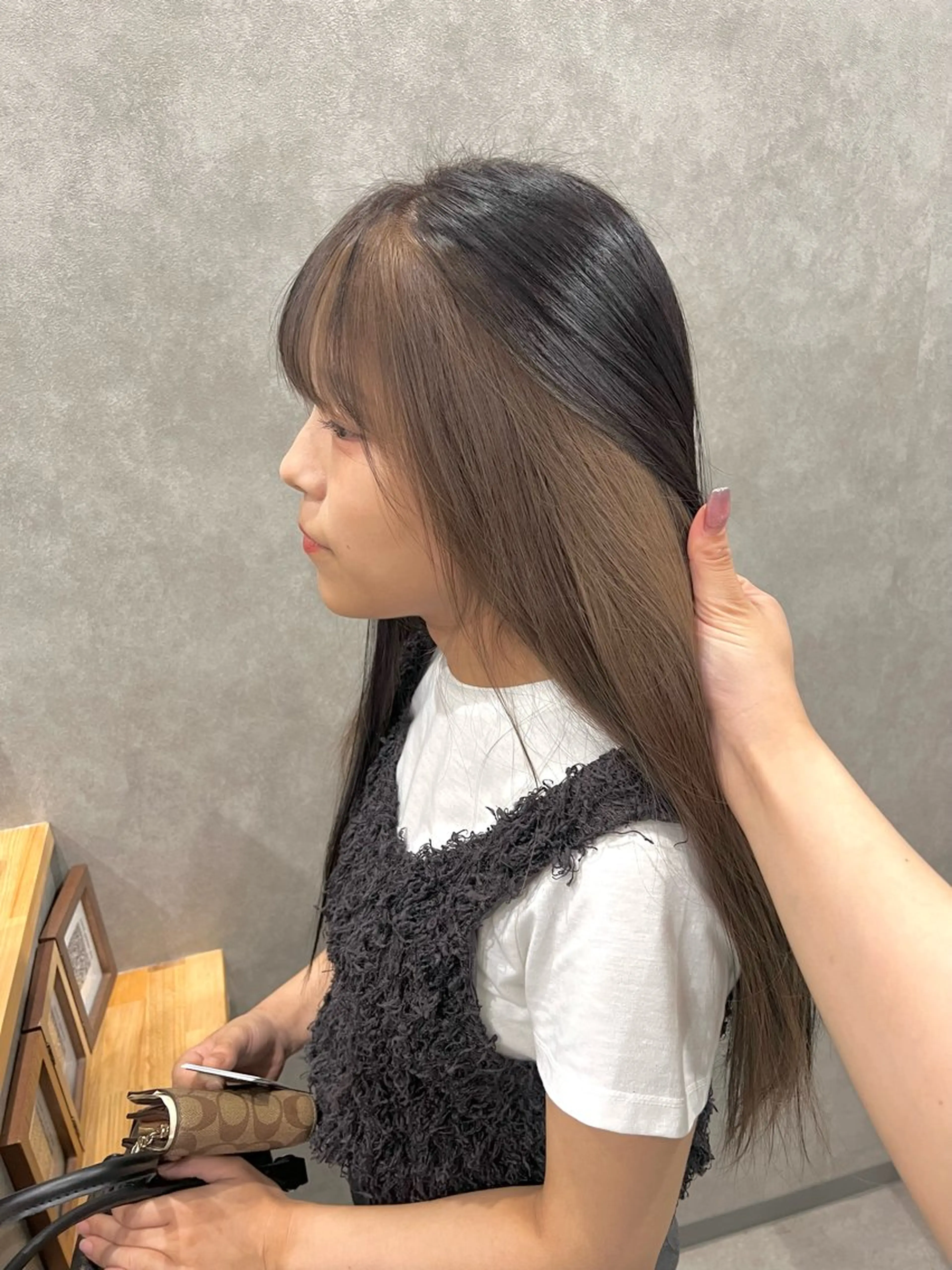 ロング カラー ブリーチ グレージュ ミルクティーグレージュ ヘアカラー 🎀🕊RION 🩰のヘアスタイル