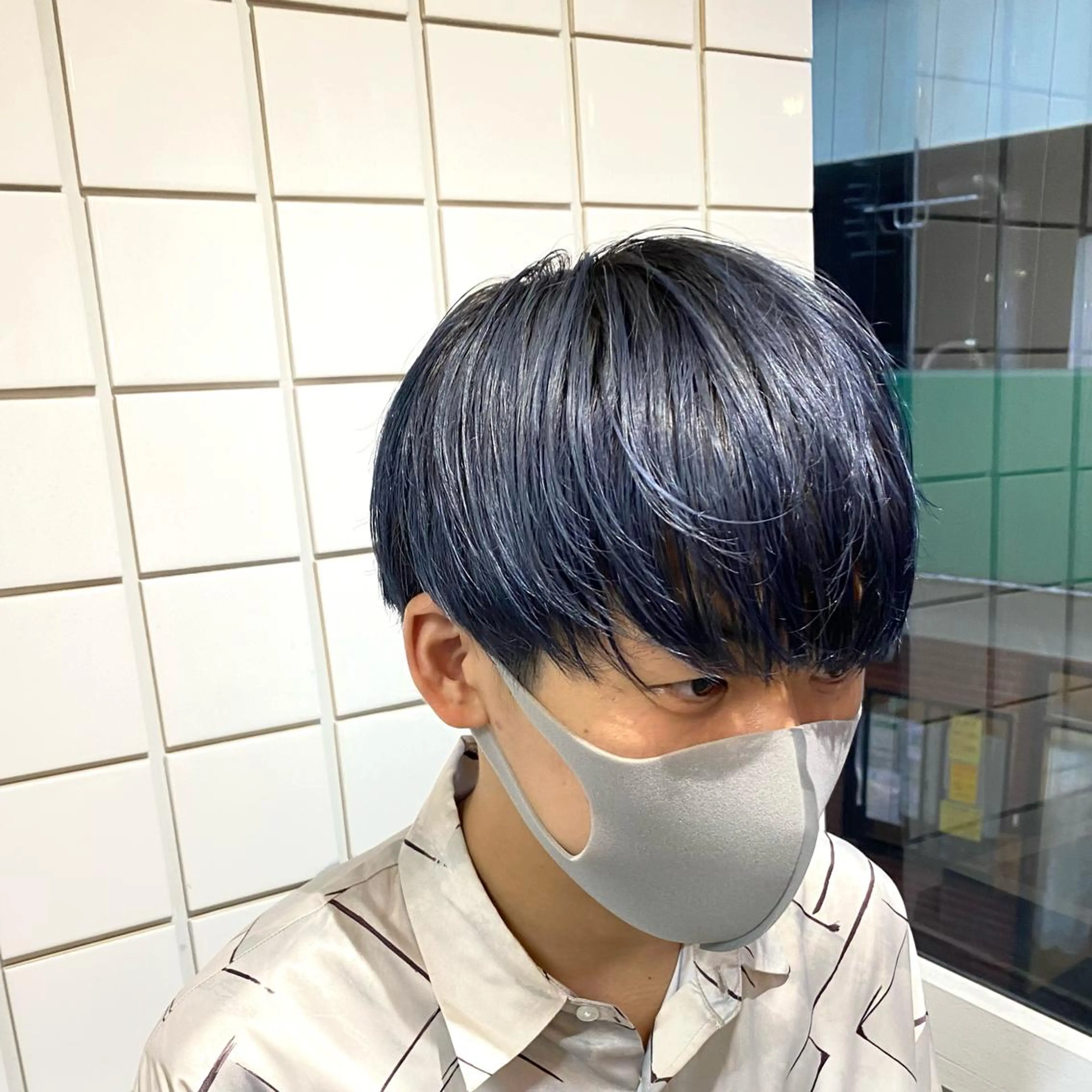 ショート カラー 黒髪 ブルーカラー ブルーブラック カワダ リュウセイのヘアスタイル