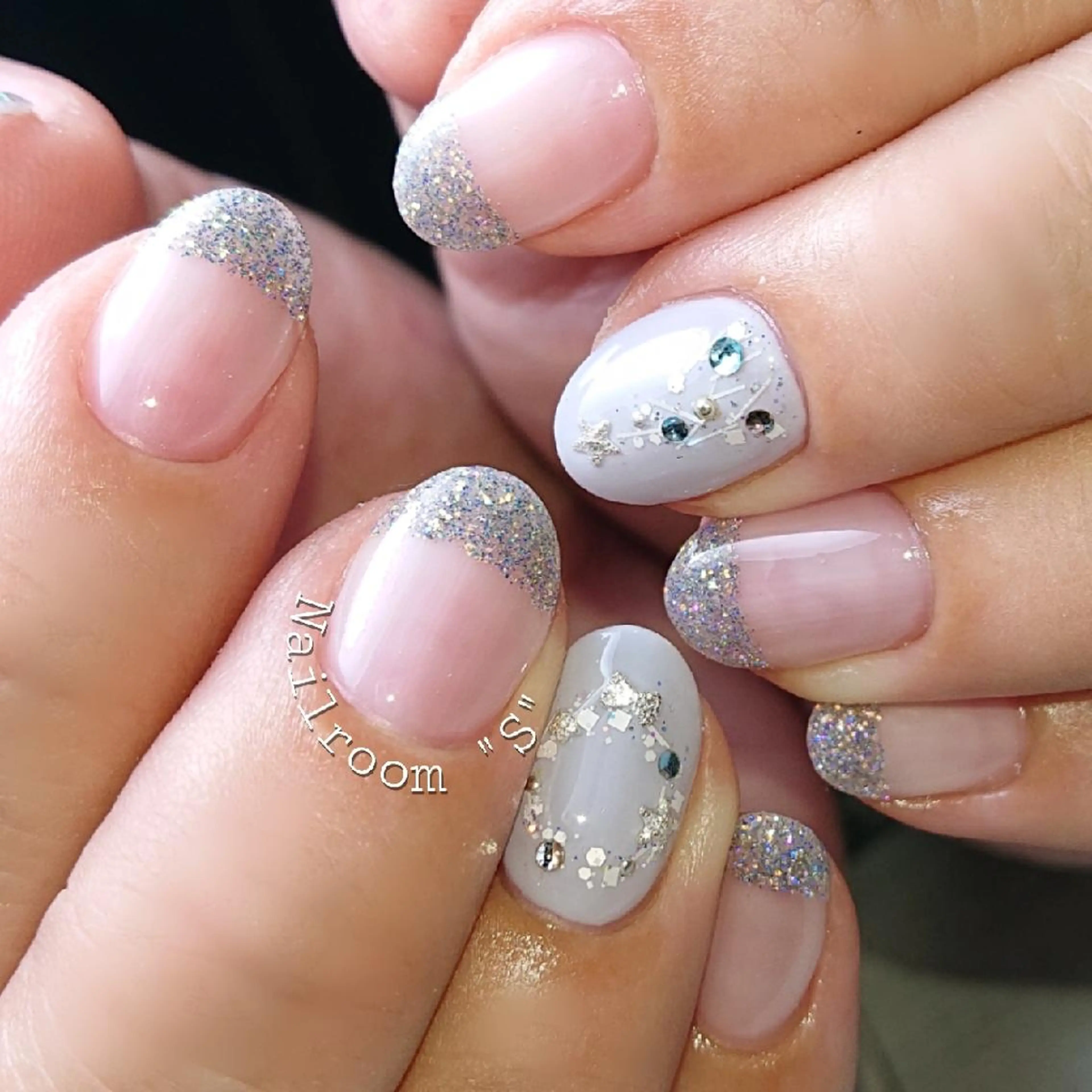 ネイル フラッシュネイル フレンチネイル ラメ(グリッター) 冬ネイル クリスマス Nail room  "S"  SAKAIのネイルデザイン