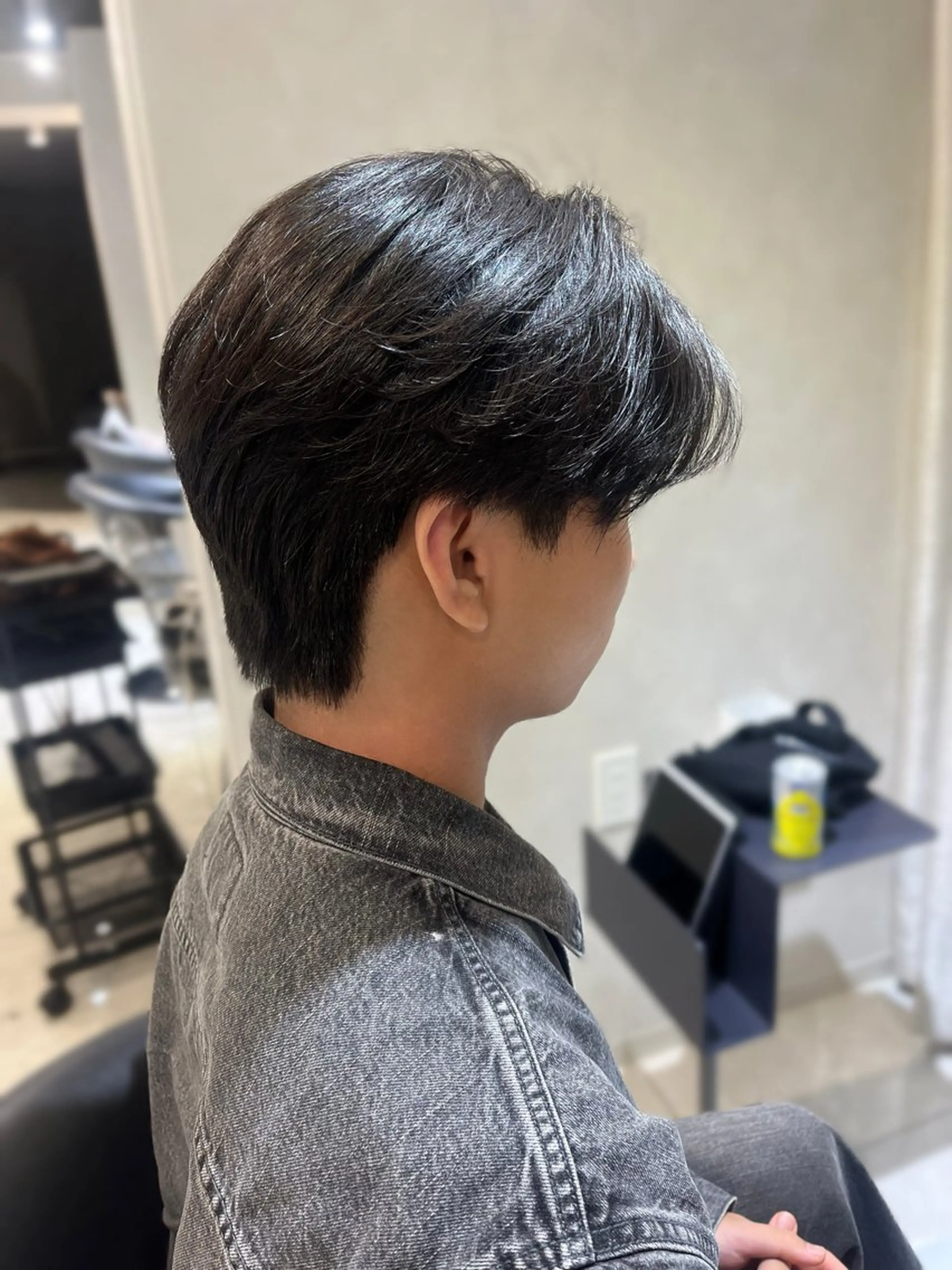 パーマ メンズ 韓国メンズ特化 ダウン・毛流れパーマのヘアスタイル