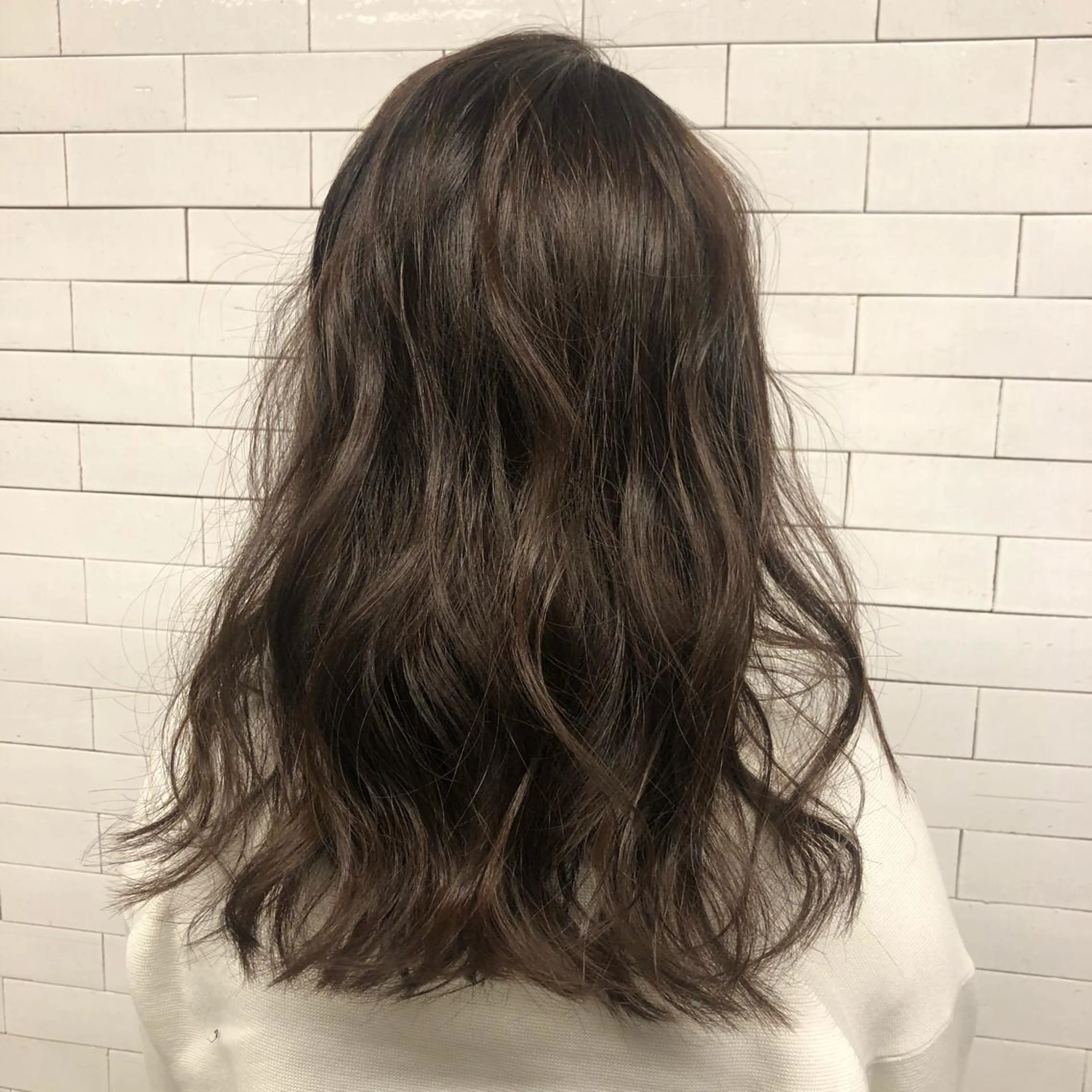 セミロング カラー やすだ しおりのその他イメージ