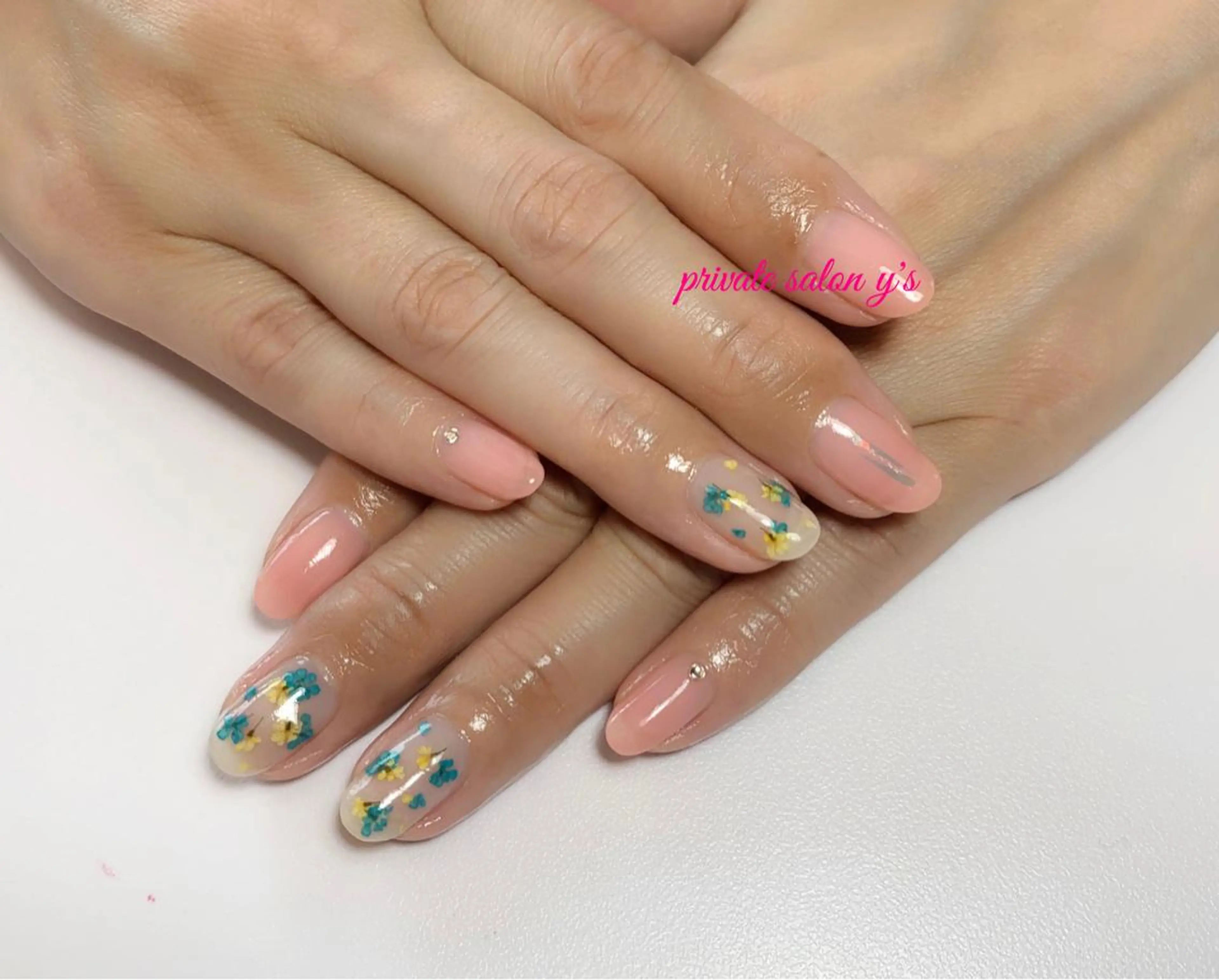 ネイル y' sのネイルデザイン