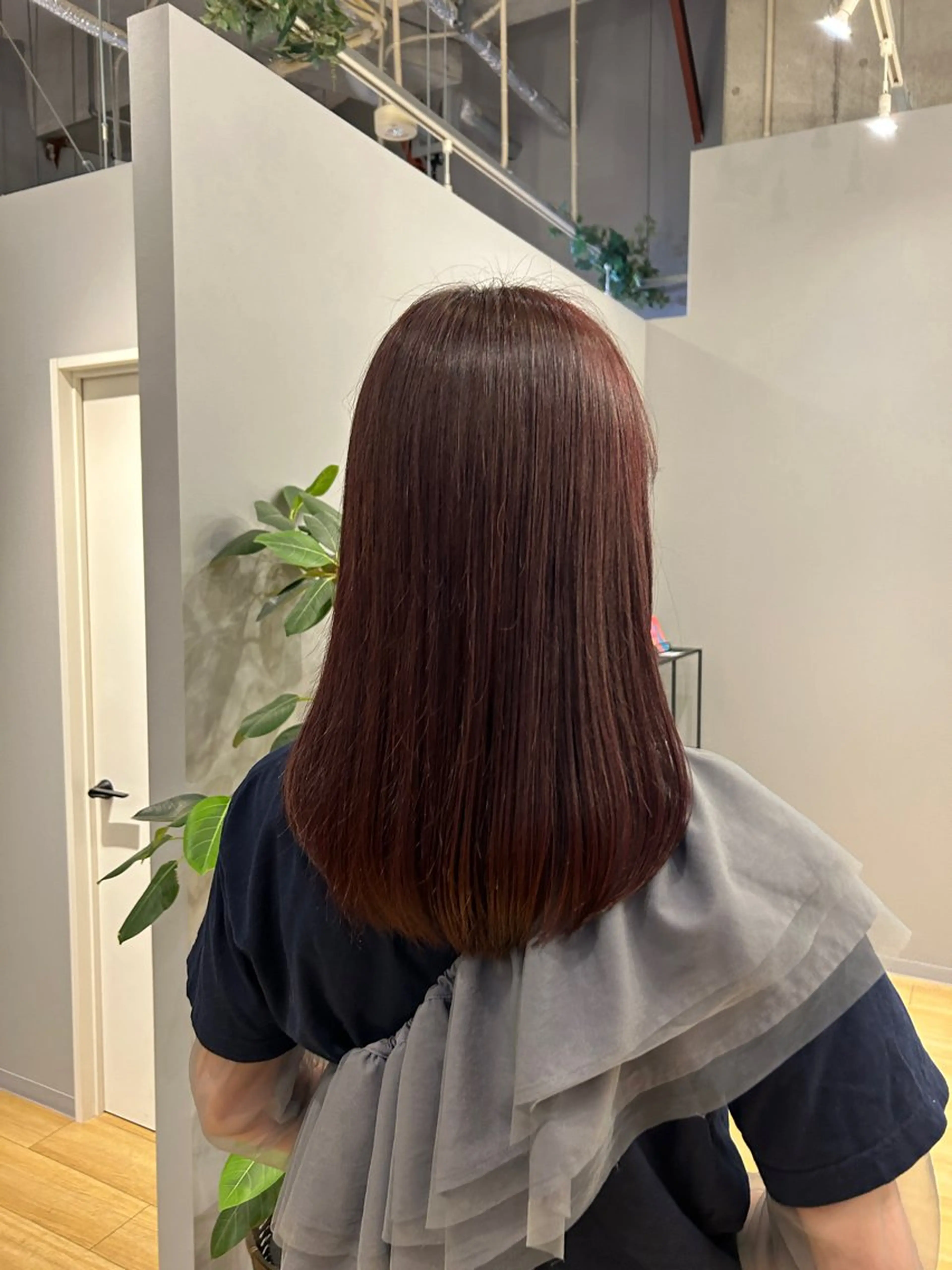 セミロング カラー 吉岡美音 GIEN NU茶屋町のヘアスタイル