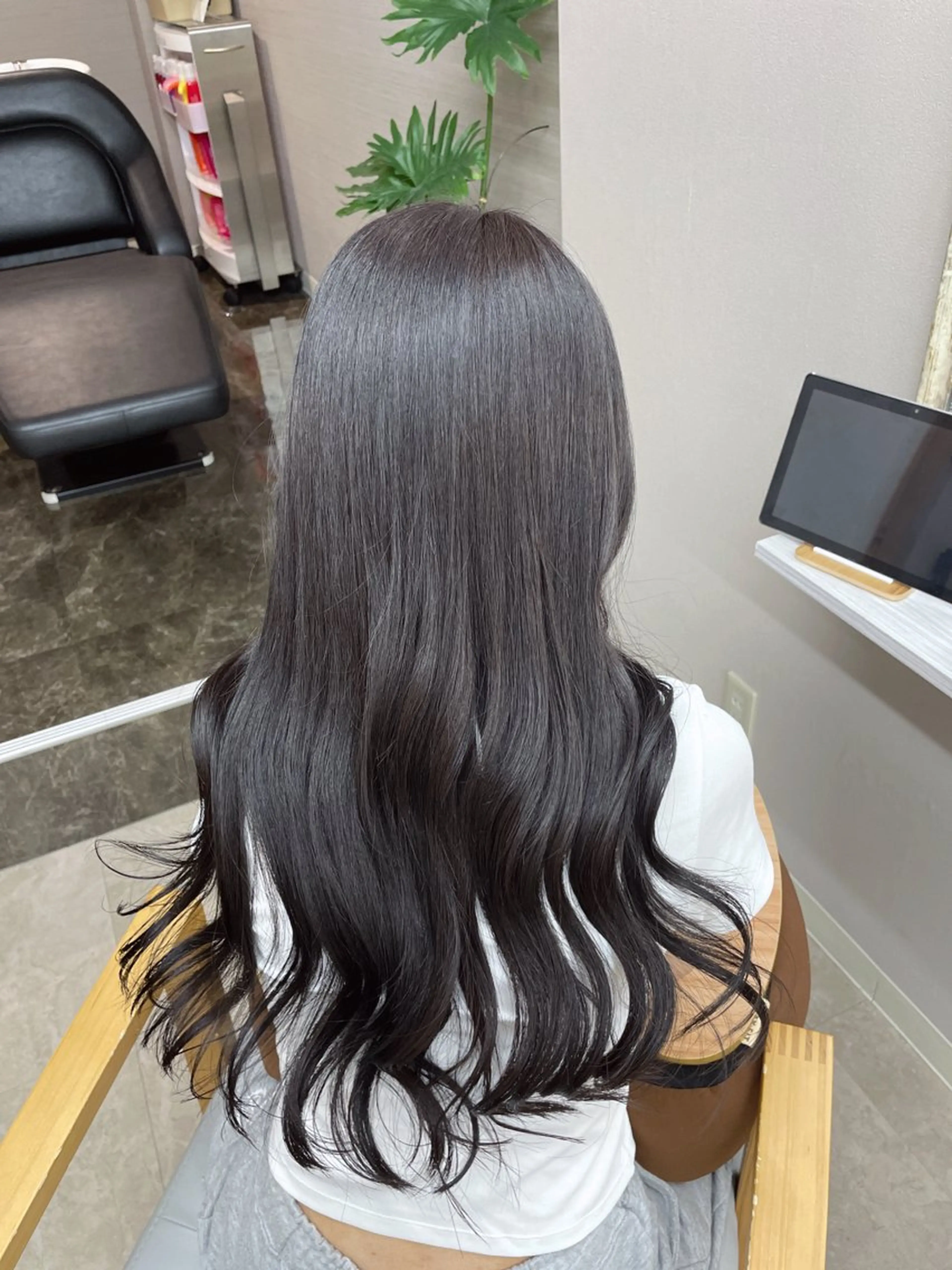 ロング カラー ベージュカラー ラベンダーカラー ラベンダーベージュ ヘアカラー トリートメント luna所属・《luna》 ayaneのヘアスタイル