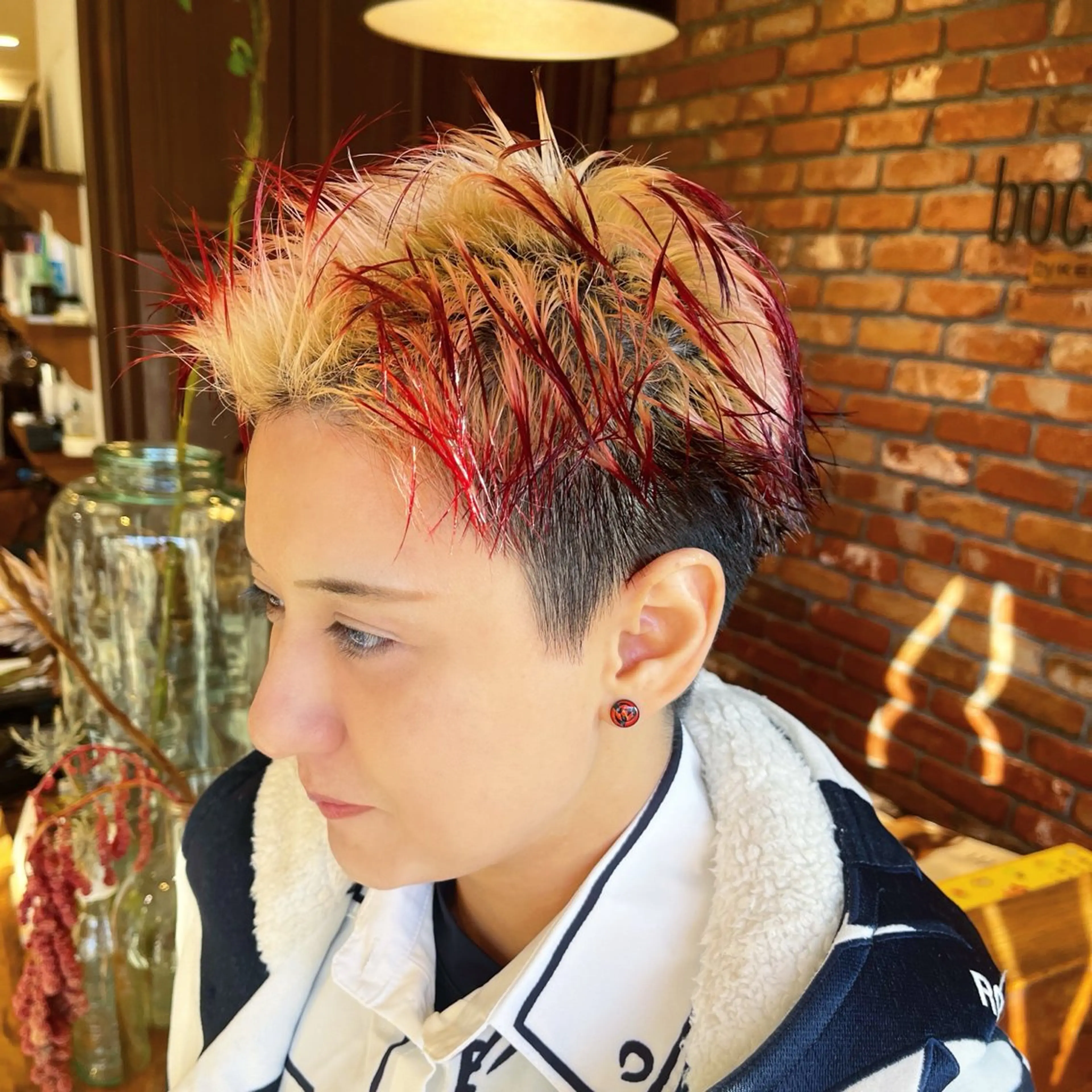 ショート カラー irwi/イルウィ所属・miku🎀門前仲町 ブリーチ・レイヤーのヘアスタイル