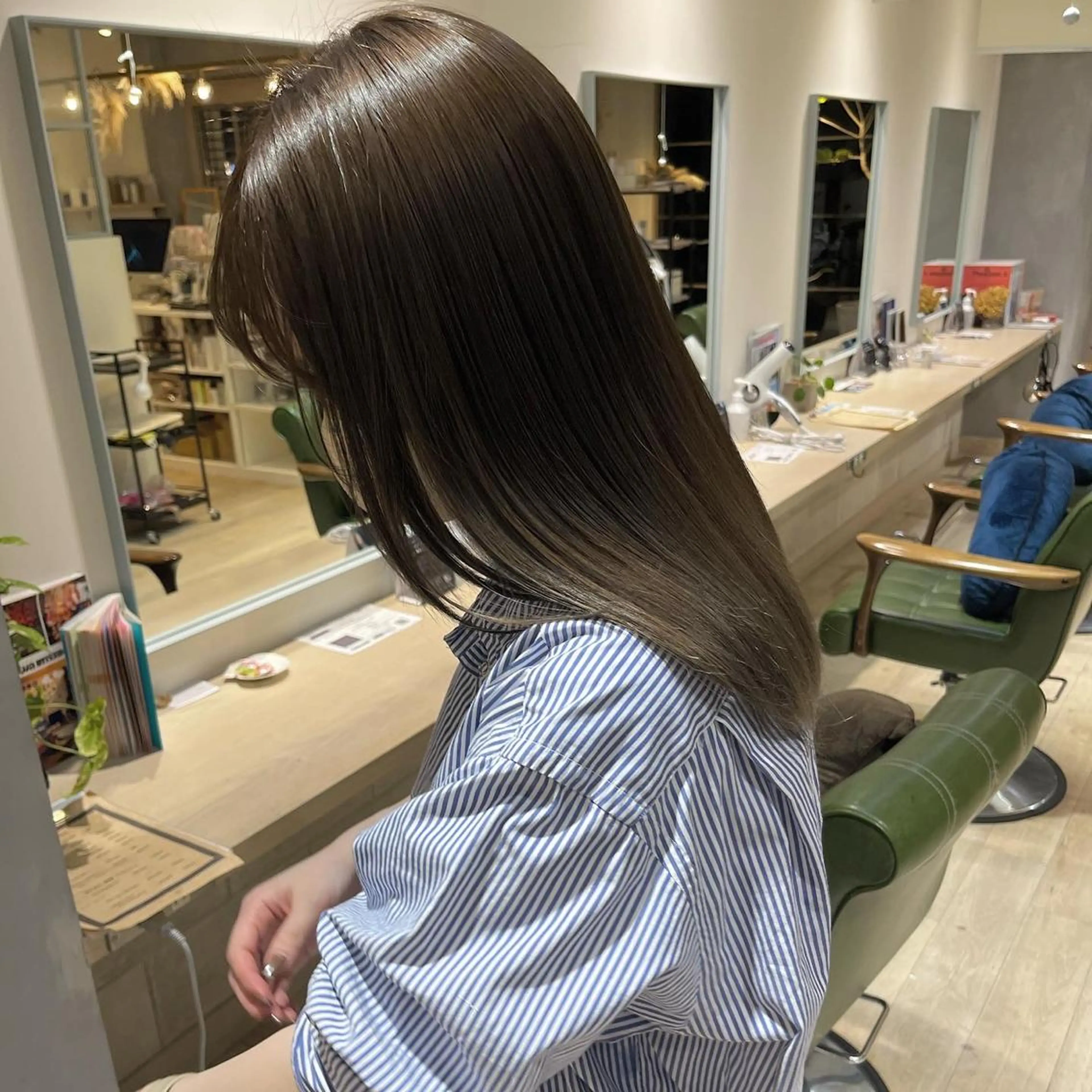 セミロング カット ヘアカラー mai ROCCOのヘアスタイル