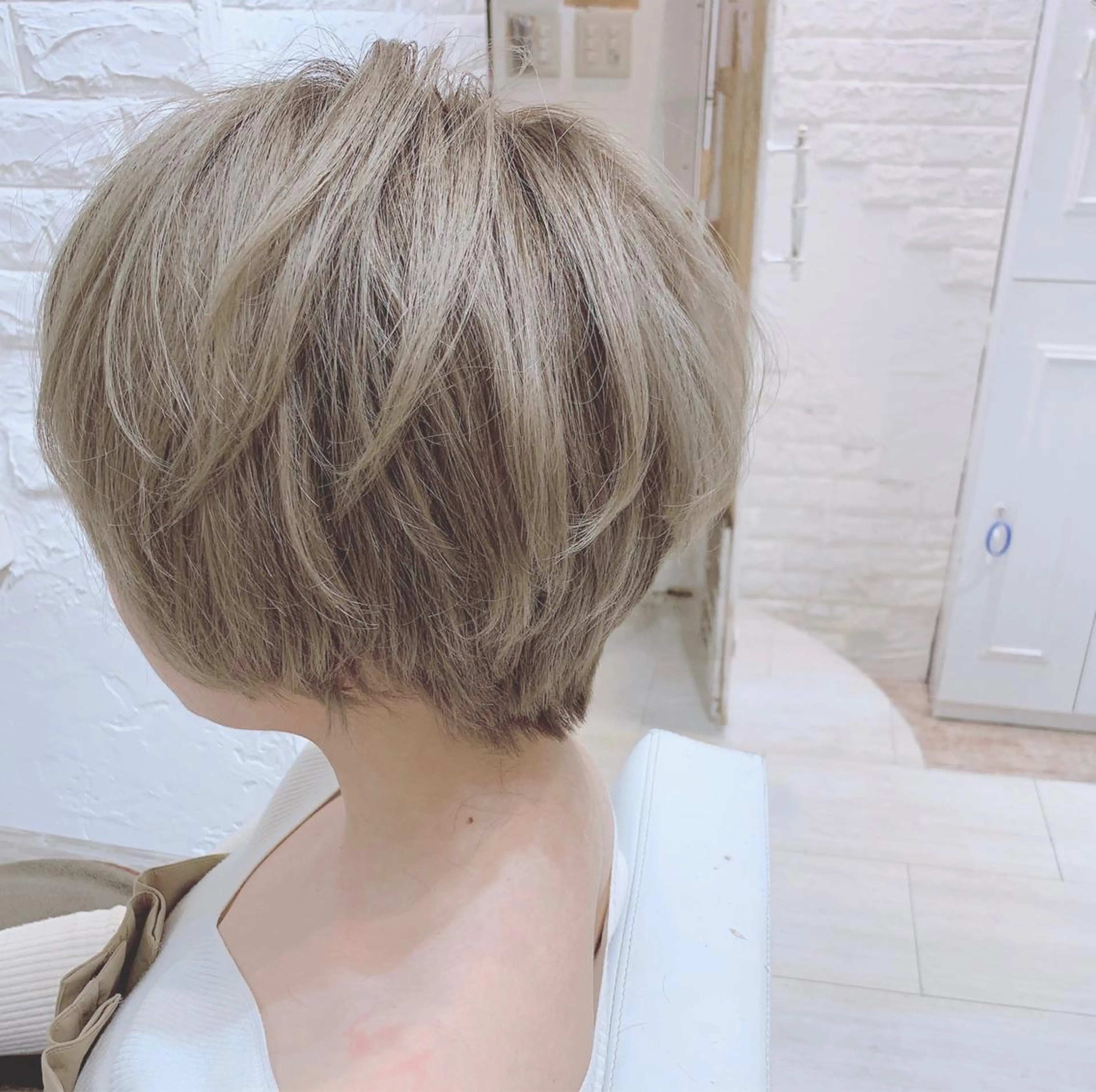 ショート カラー カット ヘアカラー トリートメント 中目黒✂︎店長✂︎ TOMOHIROのヘアスタイル