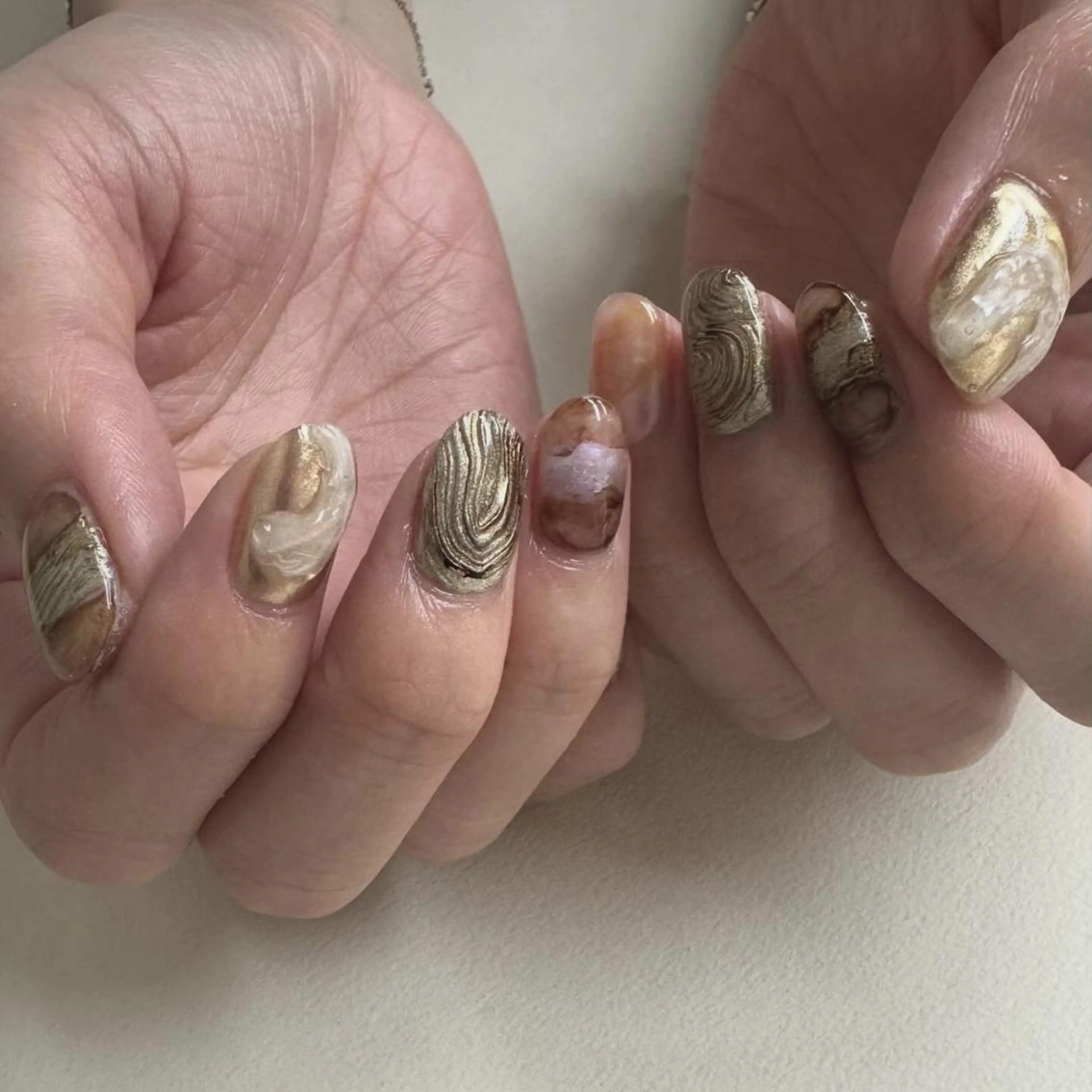 ネイル ジェルネイル 韓国ネイル ニュアンスネイル ワンホンネイル nailstudio eviz新宿店のネイルデザイン