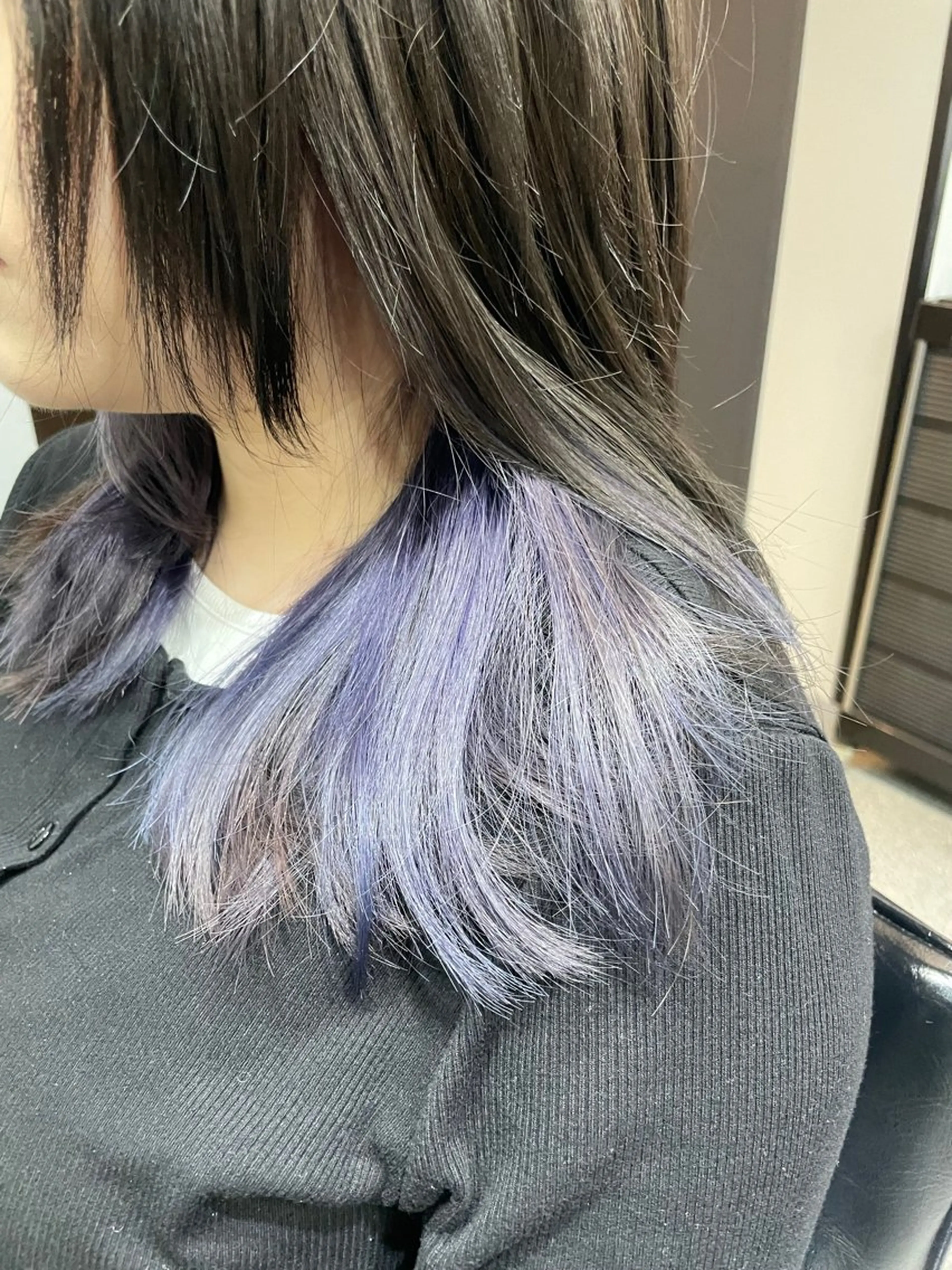 ミディアム カット ヘアカラー ケアブリーチ/ エクステ/レイヤーのヘアスタイル