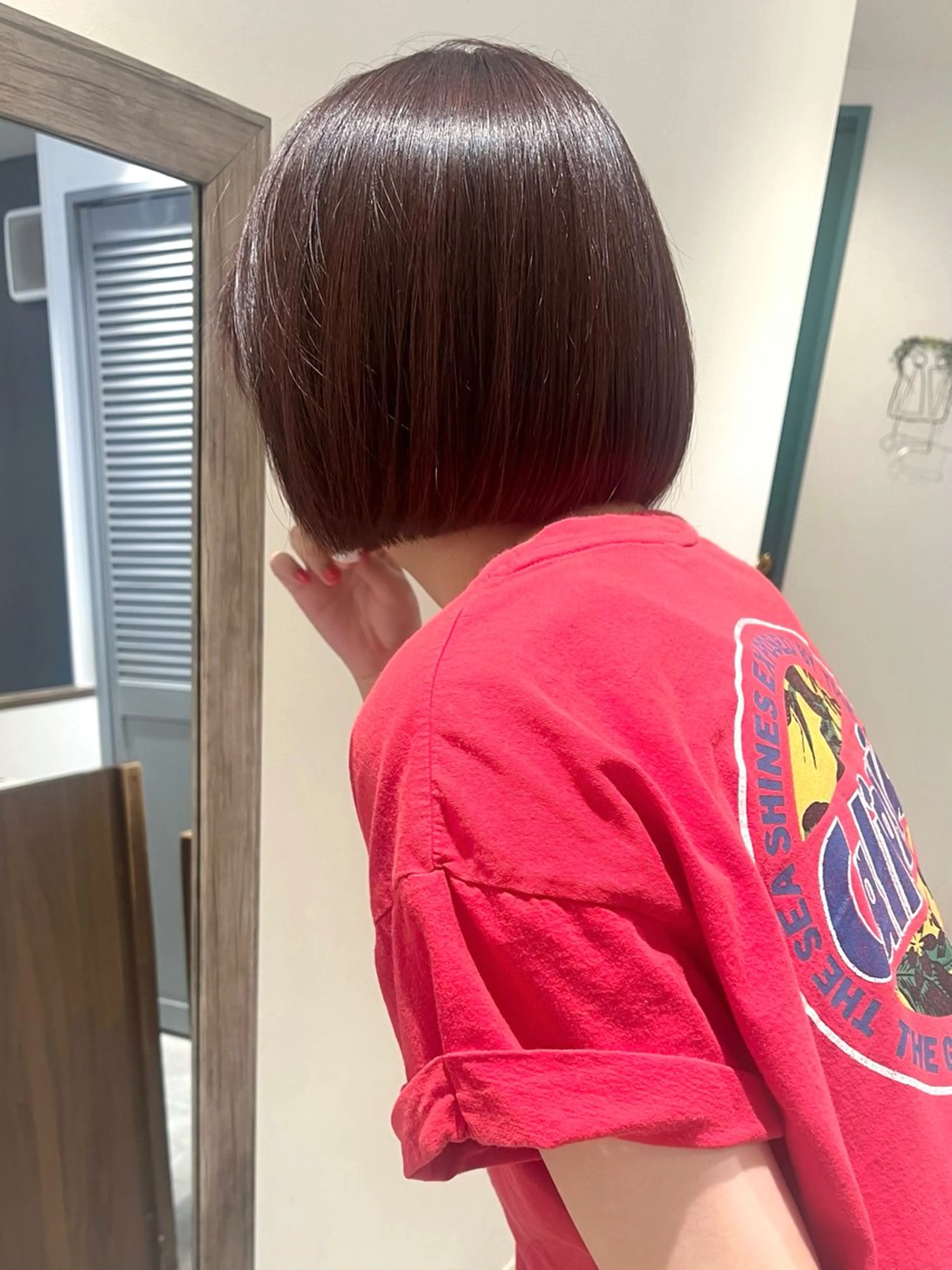 ショート カラー カット ヘアカラー トリートメント 切りっぱなしボブ ×顔周り🌷江梨🍎のヘアスタイル