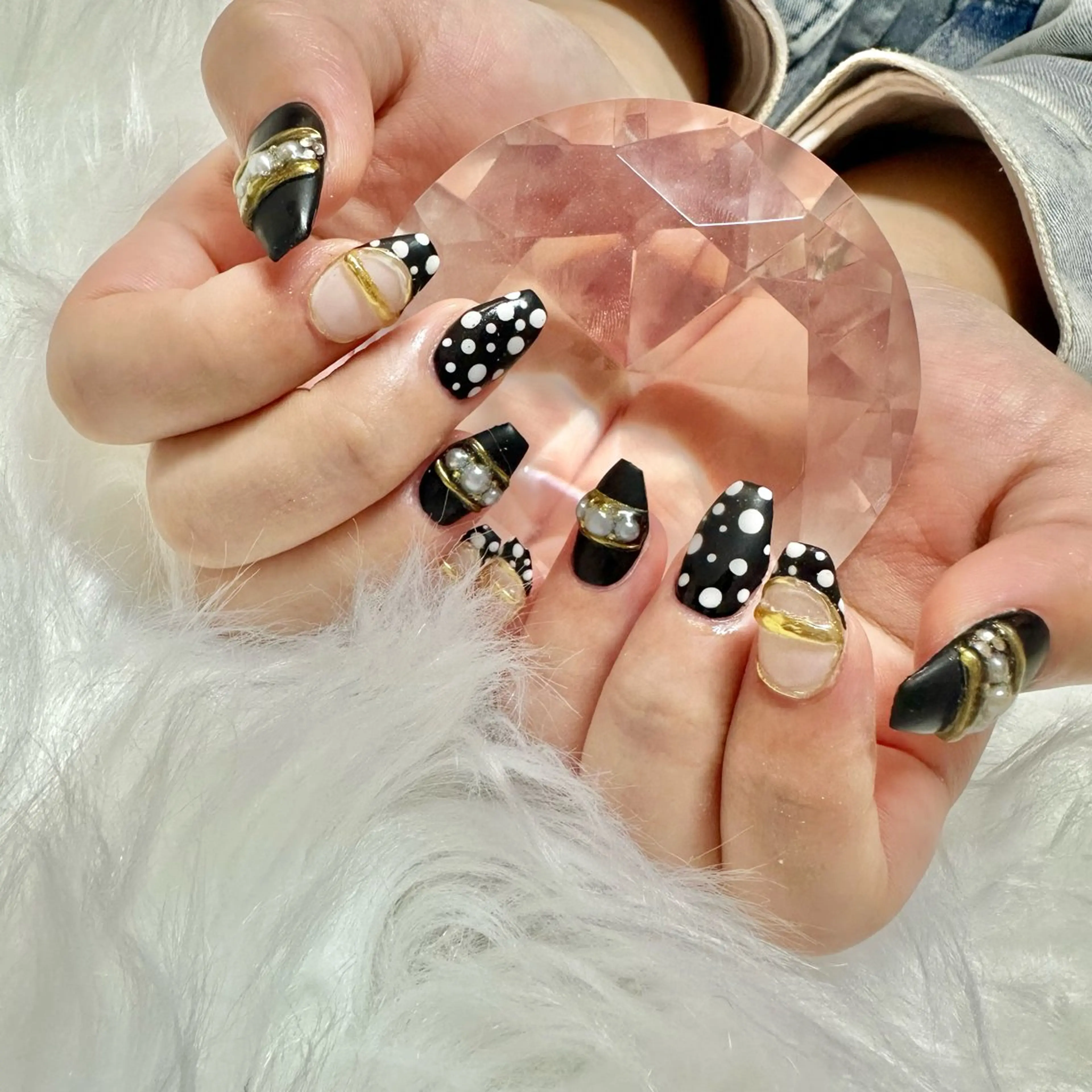 ネイル ドット 韓国ネイル マットネイル 冬ネイル ハンドネイル フットネイル 🤎CHARME NAIL🤎のネイルデザイン