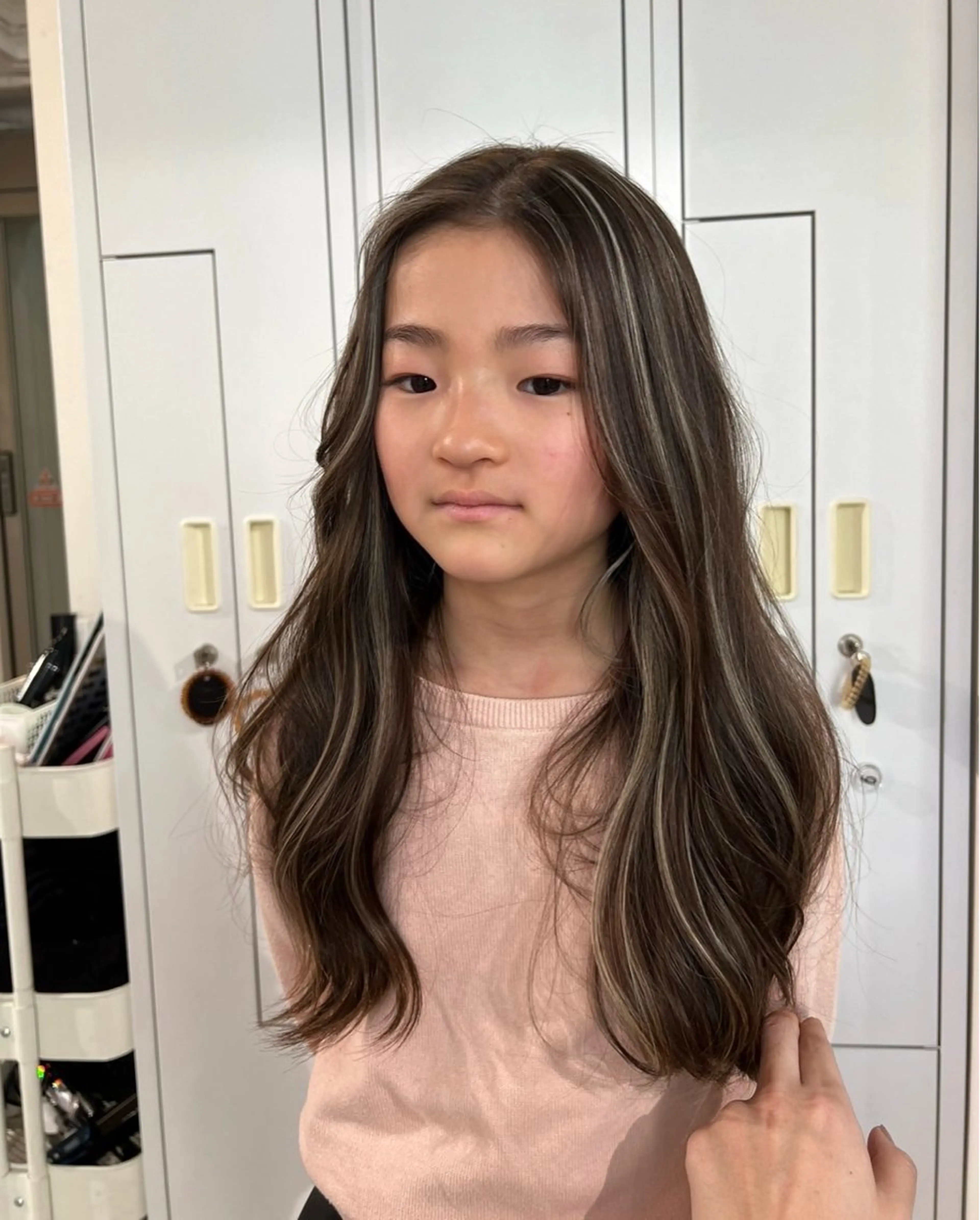 ロング カラー グレージュ ハイライトカラー ハイライト ヘアカラー トリートメント ROBIN所属・指名数No.1 /NAOYAのヘアスタイル