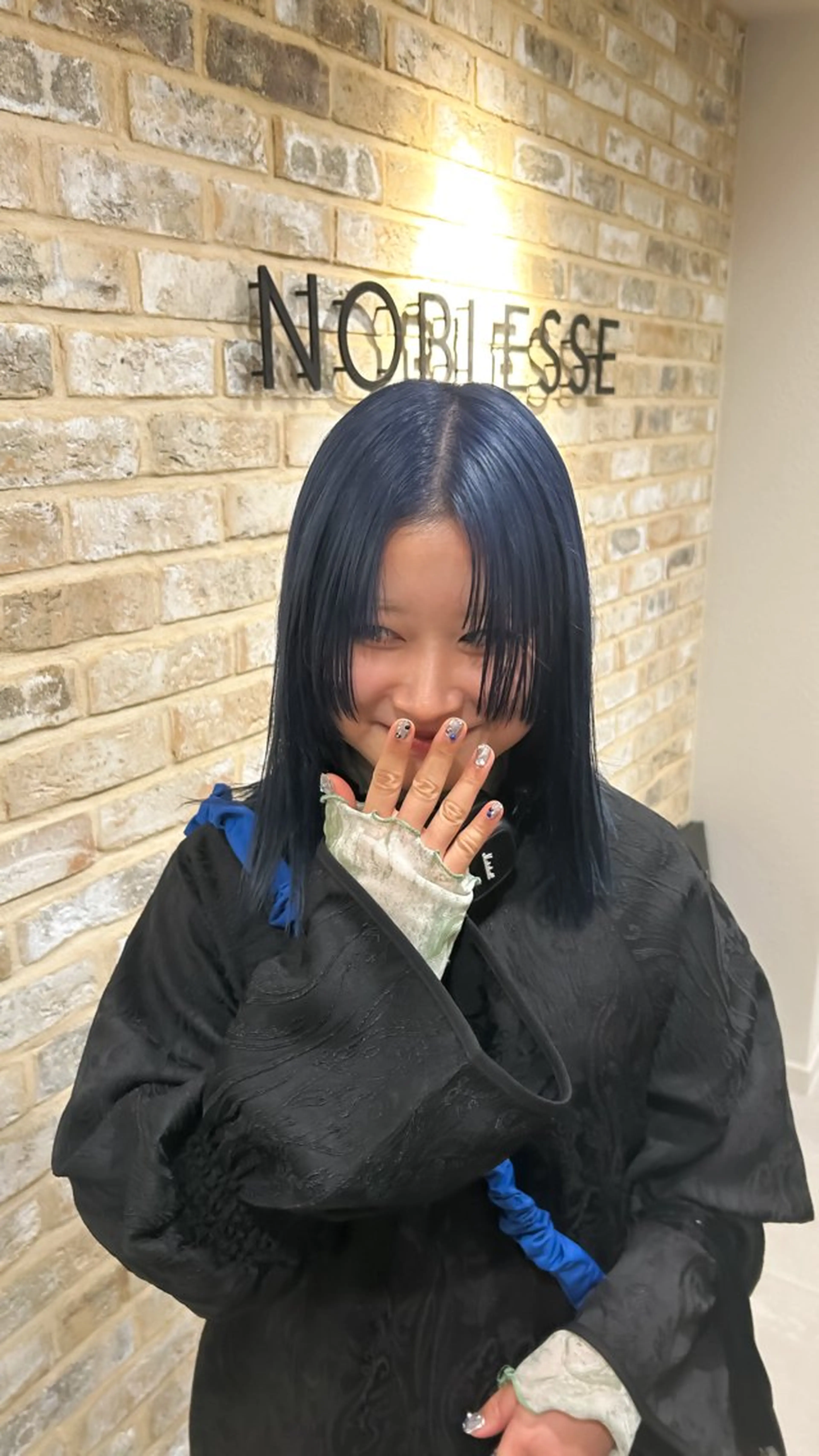 ミディアム カラー ブリーチ ブルーカラー ヘアカラー トリートメント ハイトーン/ ウルフ/suzuhaのヘアスタイル