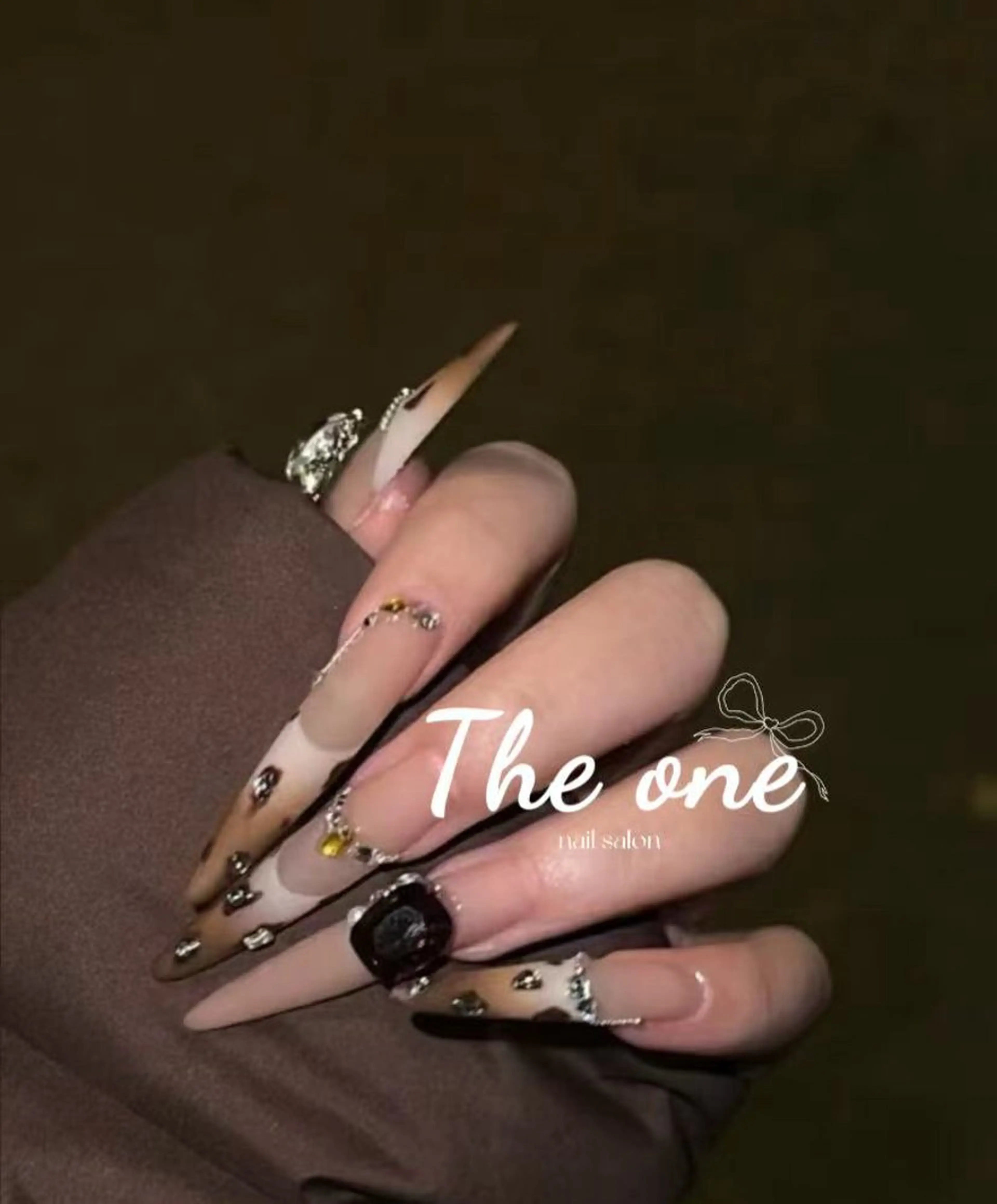 ネイル The oneアオイ アオイのネイルデザイン