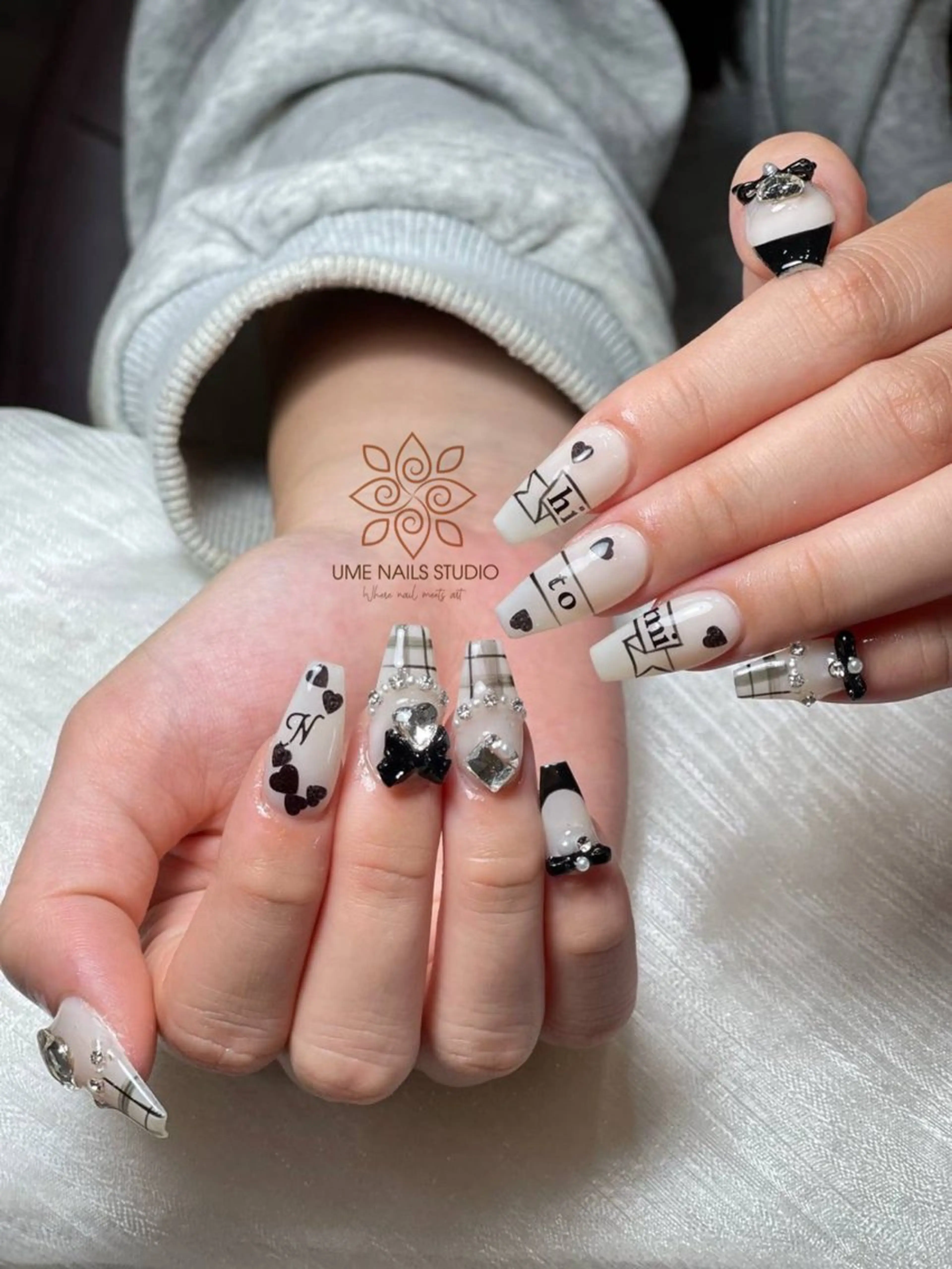 ネイル チークネイル クリアネイル ガーリー キラキラネイル 韓国ネイル ハンドネイル Ume Nail Studioのネイルデザイン
