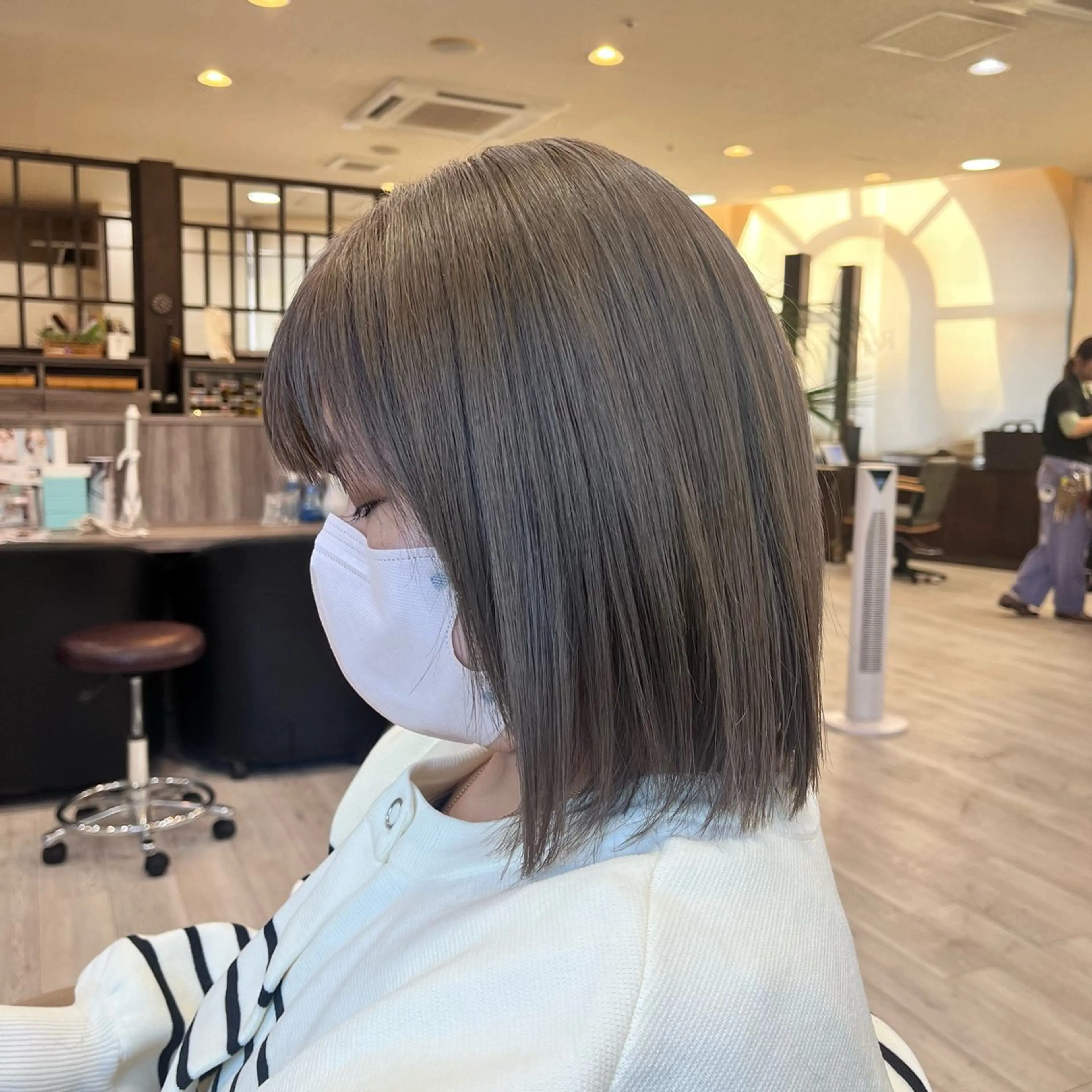 ミディアム 西 沙菜/トレンド カラー/透明感カラーのヘアスタイル