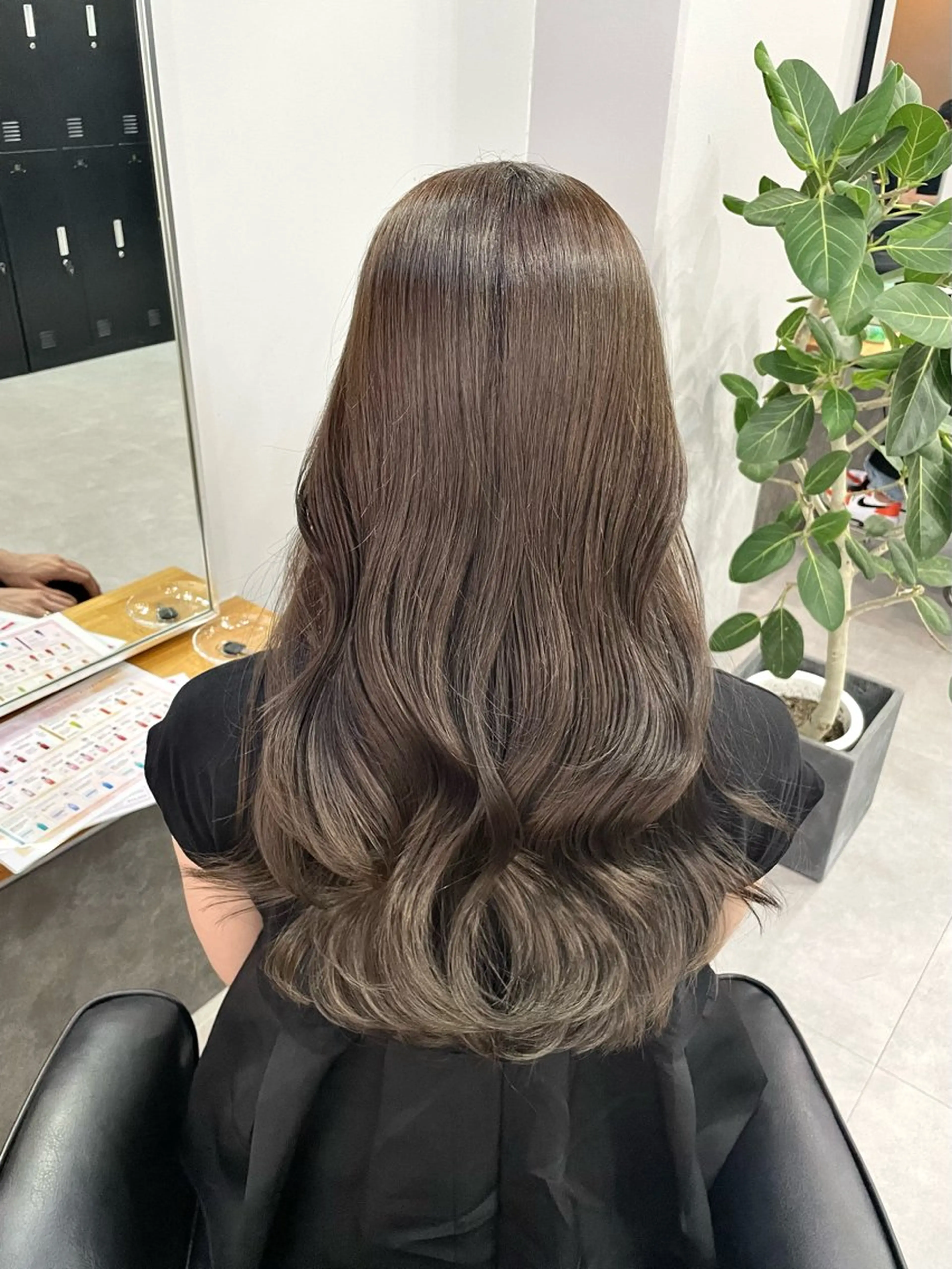 ロング カラー カット ヘアカラー トリートメント ミルクティーベージュ ❤︎レイヤー　MIAのヘアスタイル