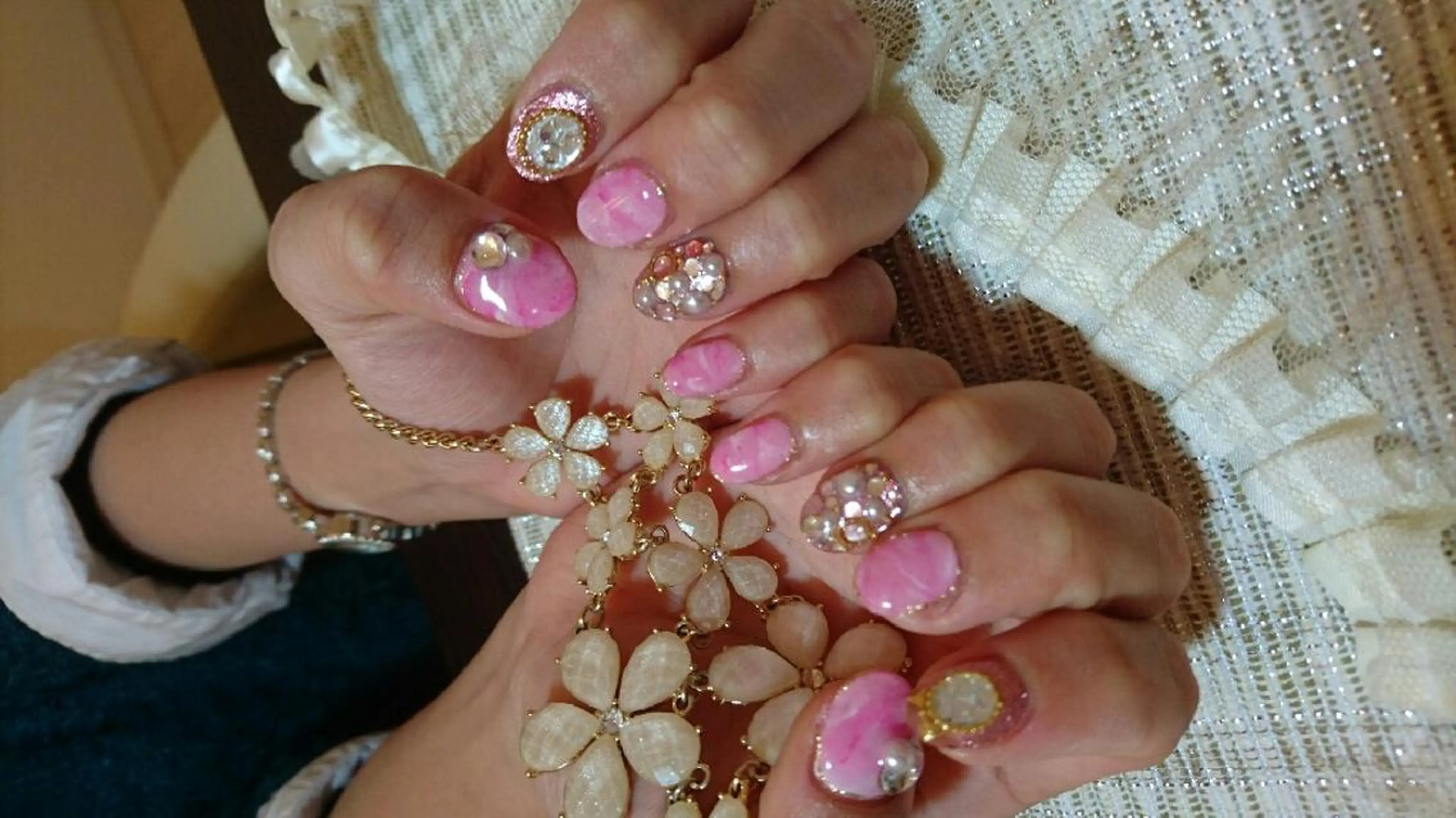 ショート ミディアム セミロング カラー ロング パーマ キッズ ネイル まつエク プライベートサロン HA♥NAのマツエク・マツパデザイン