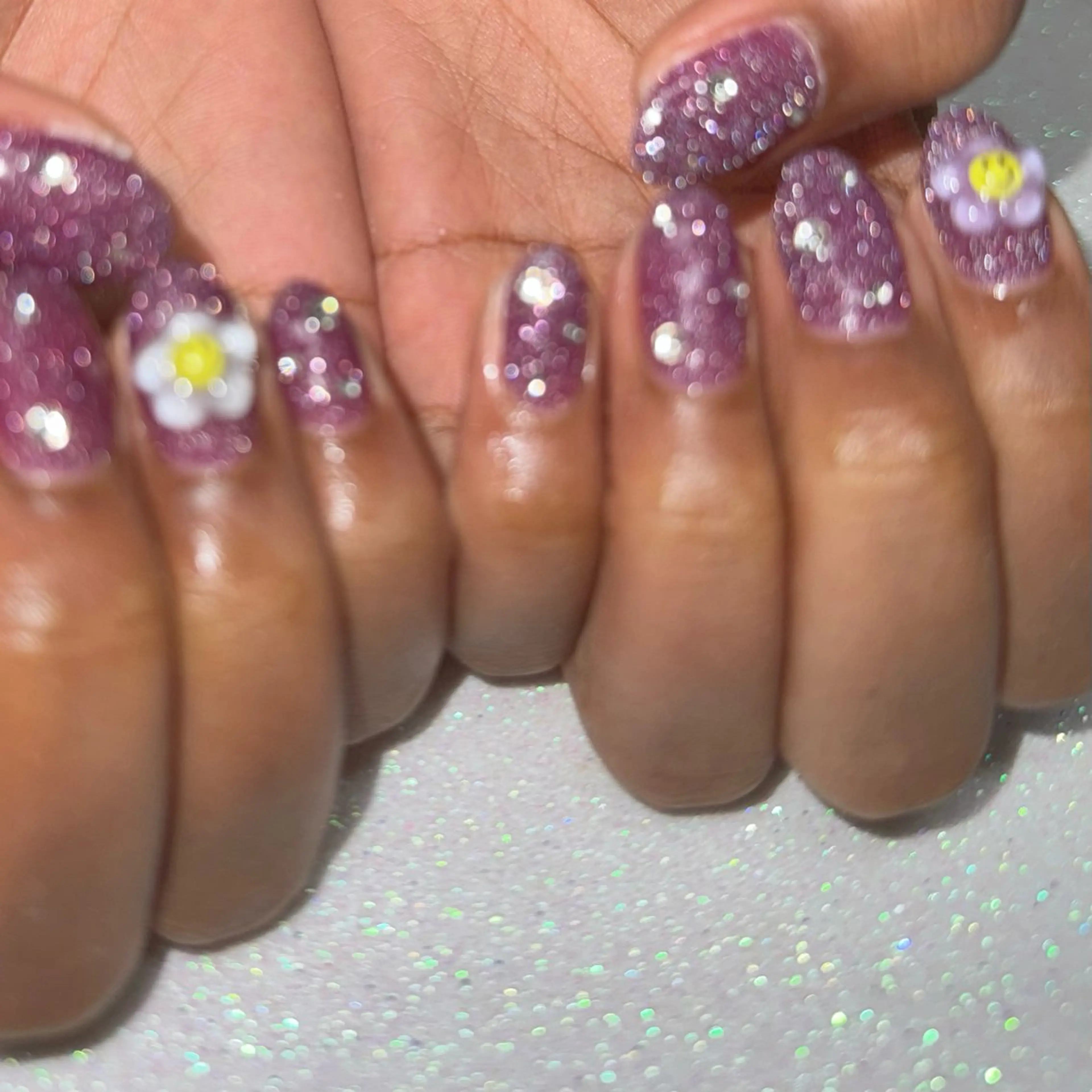 ネイル ハンドネイル VIERU 🌈🎀💖のネイルデザイン