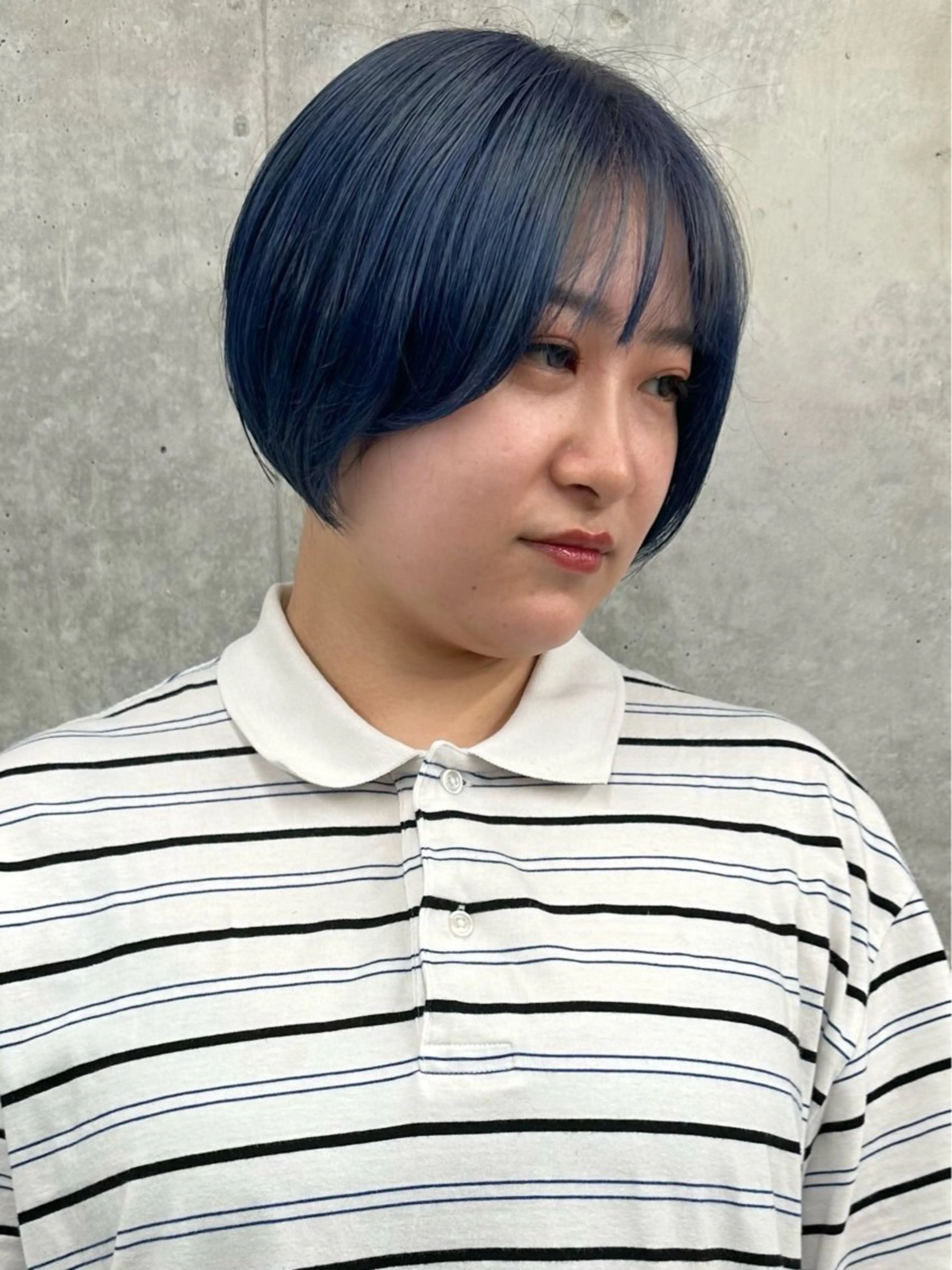 ショート カラー ブルーカラー カット トリートメント ヘッドスパ とうい/パーマボブ/ くせ毛/丸みボブのヘアスタイル